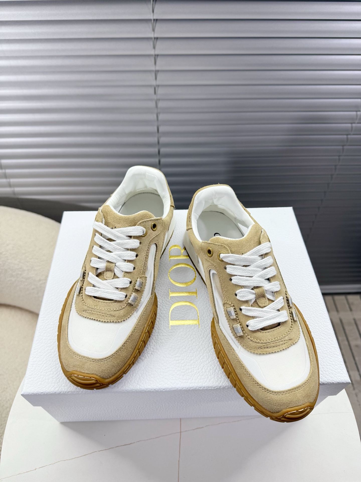 NO:706126,Dior | 2026 early spring new see-through sneakers... Dior Tech new sneakers, classic and versatile, suitable for all seasons, can be matched with all kinds of clothing... Made of see-through mesh/cow leather fabric; TPU outsole; 'Christian Dior' logo on the heel 35-40 plus size matching packaging, casual shoes/sneakers, dior, sneakers, cowhide19860909Dior｜2026早春新款透视运动鞋…… Dior Tech新款运动鞋,经典百搭四季皆宜,可与各式服装搭配…… 采用透视网纱/牛皮面料；TPU大底；后跟“Christian Dior”标志Logo 35—40正码 配套包装,休闲鞋/运动鞋,dior,sneakers,cowhide,Women's Shoes