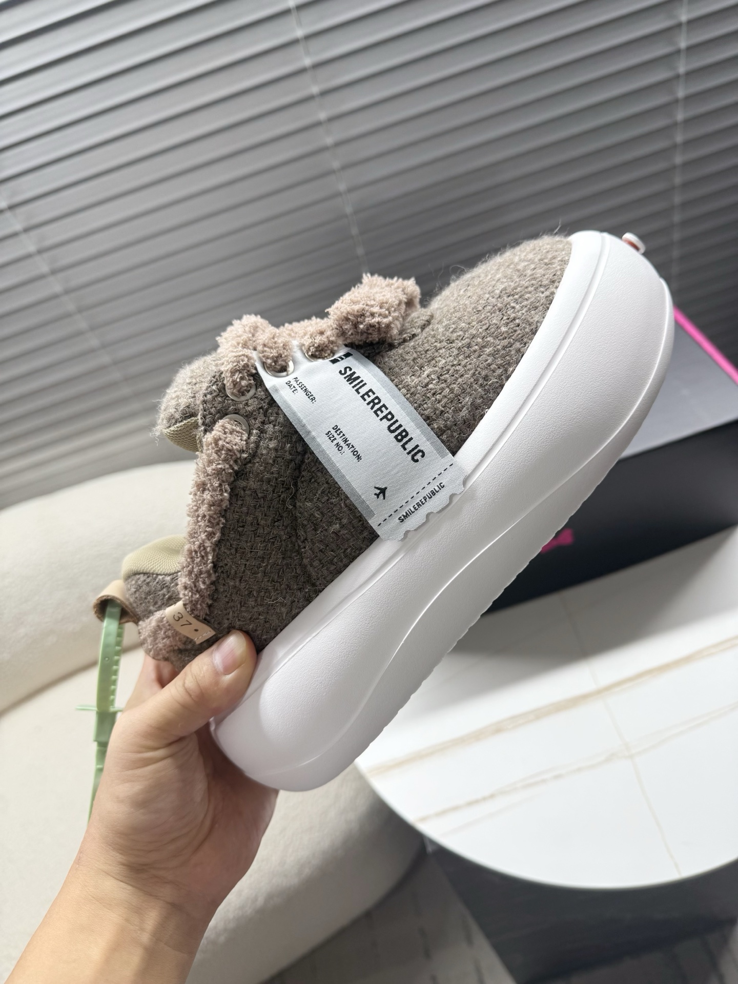 NO:690209,smilereublic smile with chubby shoes...,19860909smilereublic 开口笑胖丁鞋……,,Men's shoes