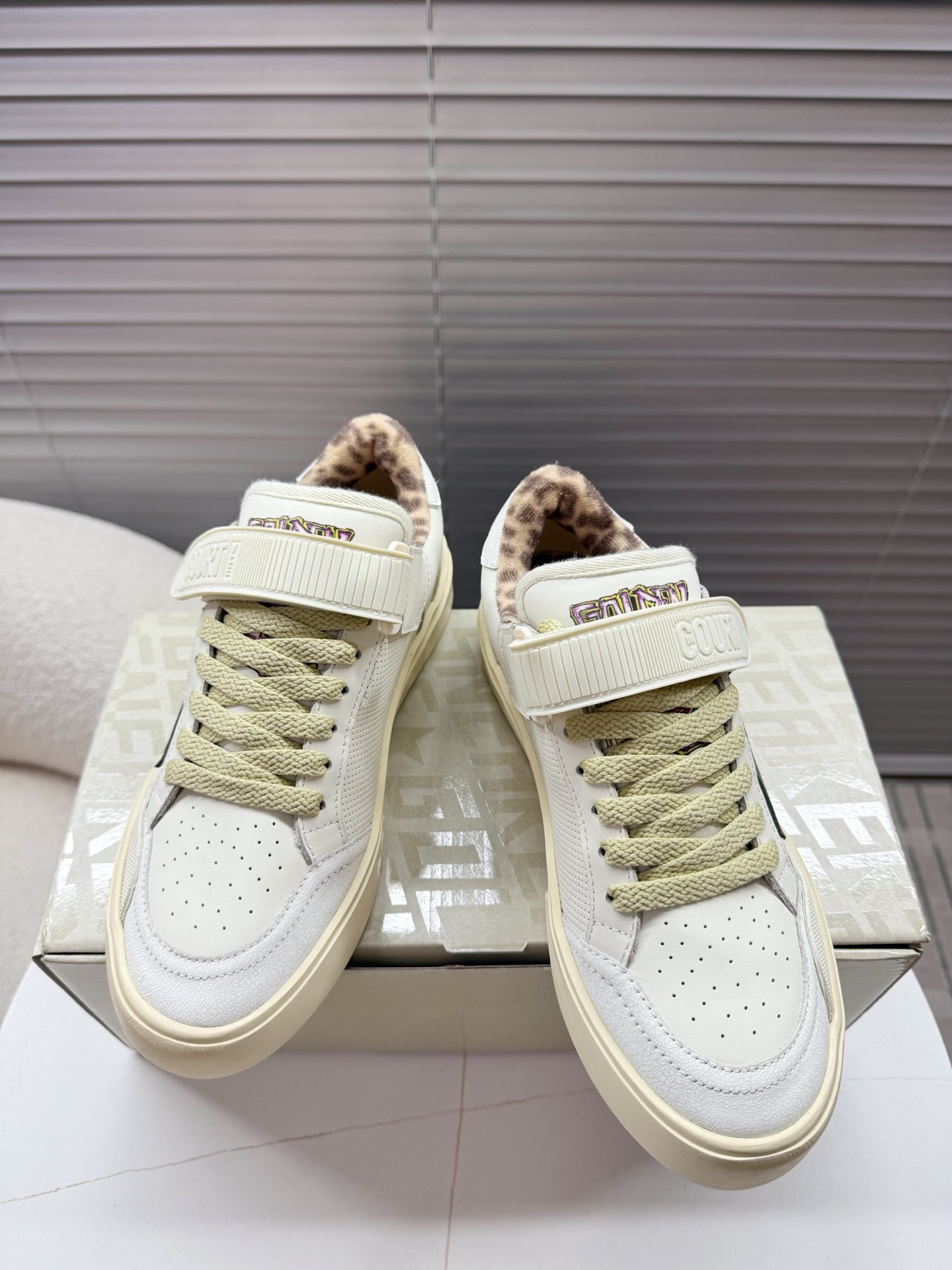 NO:706801,GGDB Ball star small dirty shoes, moral training shoes, sports shoes~~ star private server on-feet demonstration is so versatile!  You no longer have to worry about washing your shoes!  Original custom-made cowhide for the upper (the essence of distressing), towel lining + cowhide feet, original molded latex insole with 3.5cm height increase, Velcro combination shoelaces... 35-40 regular size, casual shoes/sports shoes, sneakers, cowhide19860909GGDB Ball star 小脏鞋,德训鞋,运动鞋~~ 明星私服上脚示范就是这么百搭 ！再也不用担心洗鞋的问题啦！ 鞋面原版定制牛皮（做旧精髓所在）内里毛巾+牛皮垫脚,原版开模3.5cm内增高乳胶鞋垫,魔术贴组合鞋带搭配…… 35—40正码,休闲鞋/运动鞋,sneakers,cowhide,Women's Shoes