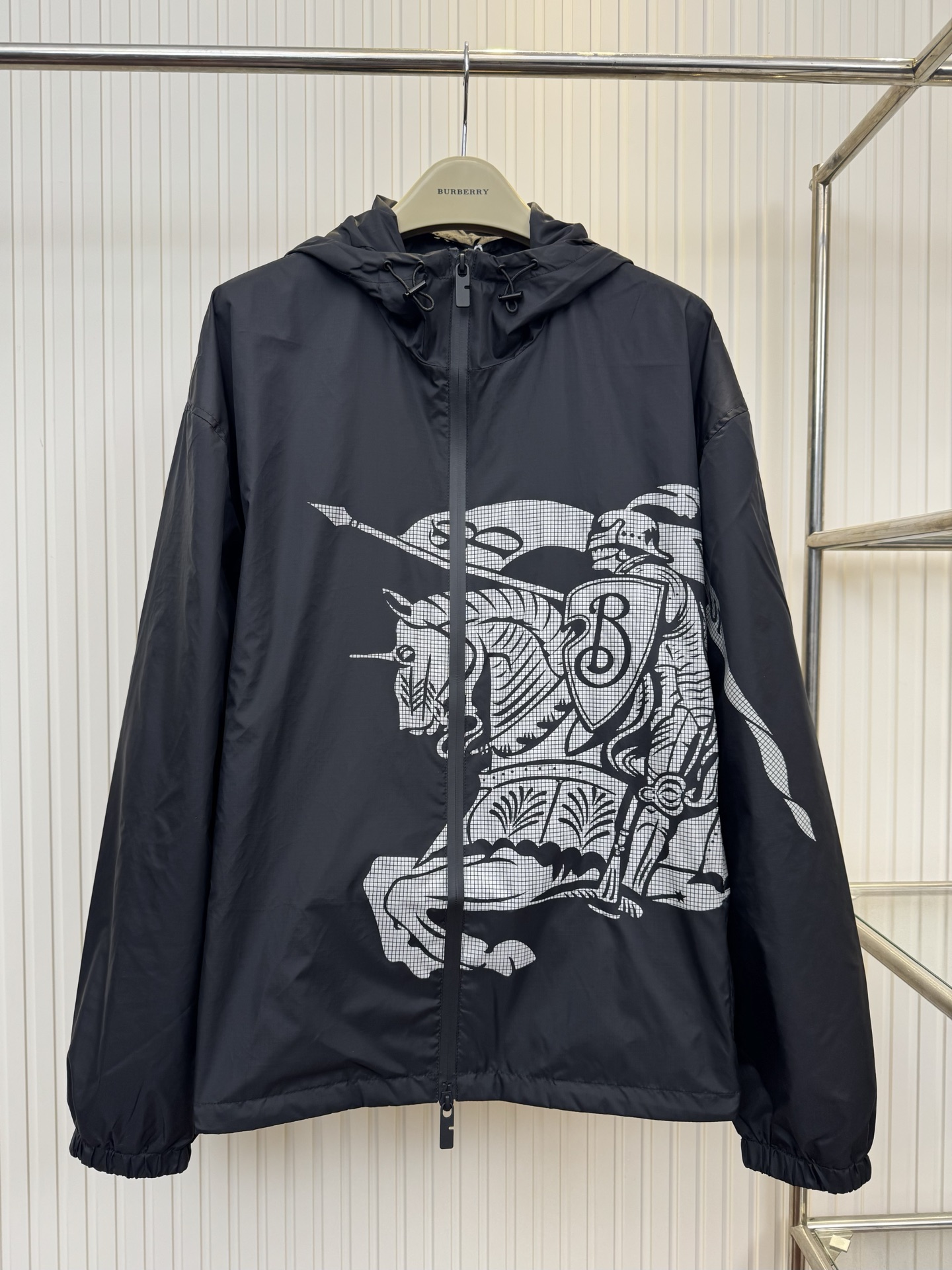 NO:130963,Bbr Burberry 25ss Equestrian Knight Logo Nylon Jacket Sizem l xl XXL XXXL,,burberry,jackets & coats,alexander wang19860909Bbr 巴宝莉25ss马术骑士徽标尼龙外套 Sizem l xl XXL XXXL,,burberry,jackets & coats,alexander wang,Men's clothing