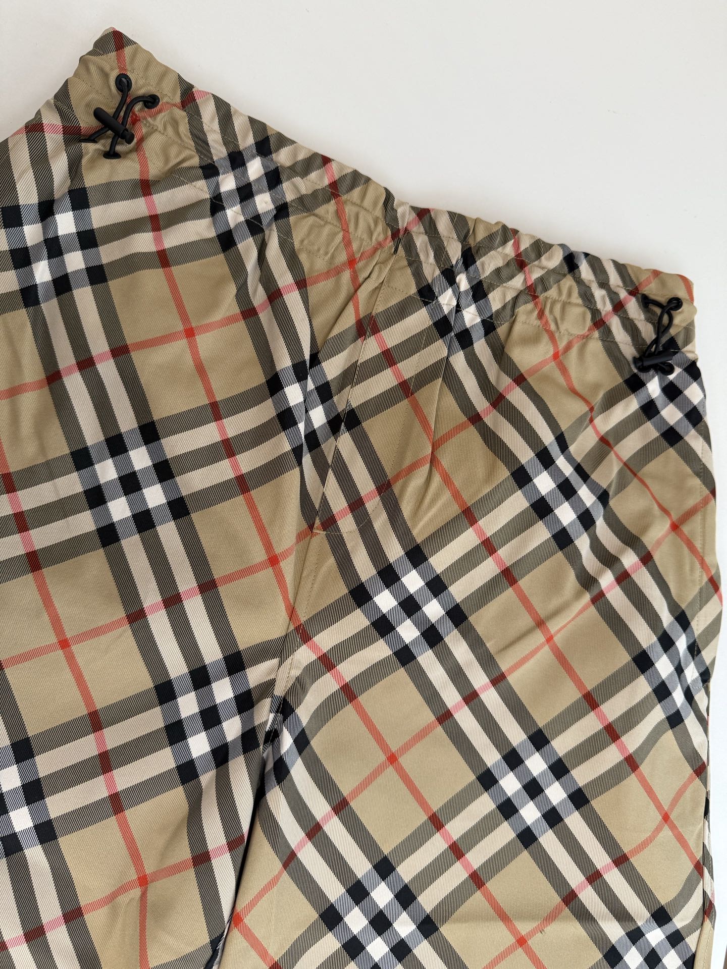 Burberry Bbr 巴宝莉24ss格纹战马刺绣短裤