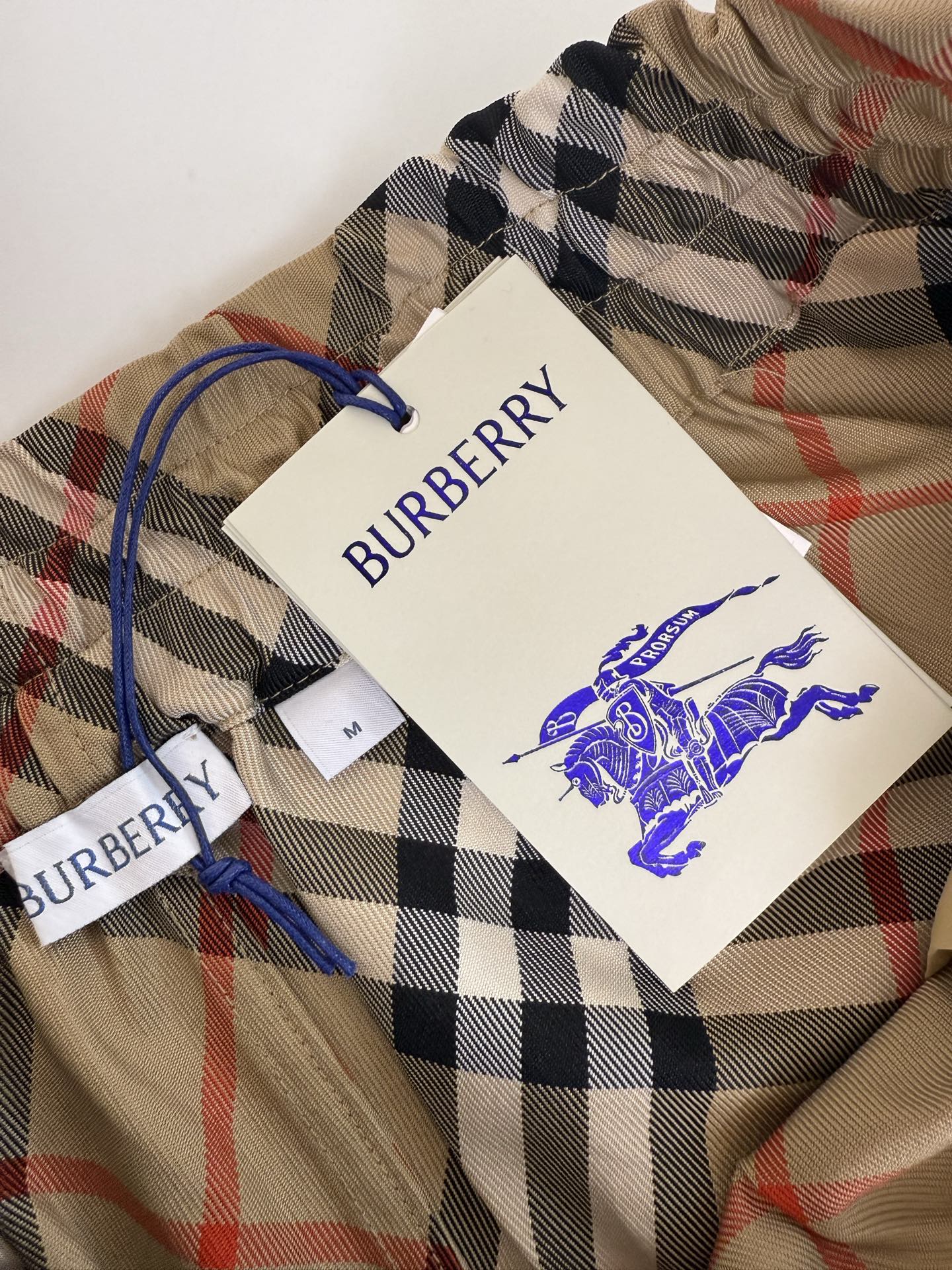Burberry Bbr 巴宝莉24ss格纹战马刺绣短裤