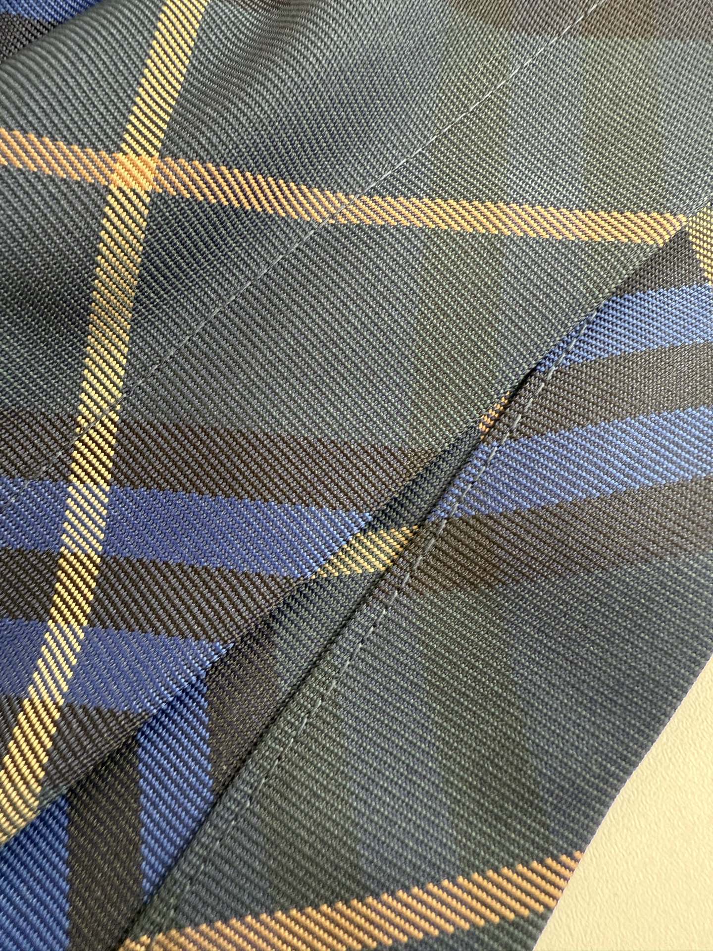 Burberry Bbr 巴宝莉24ss格纹战马刺绣短裤