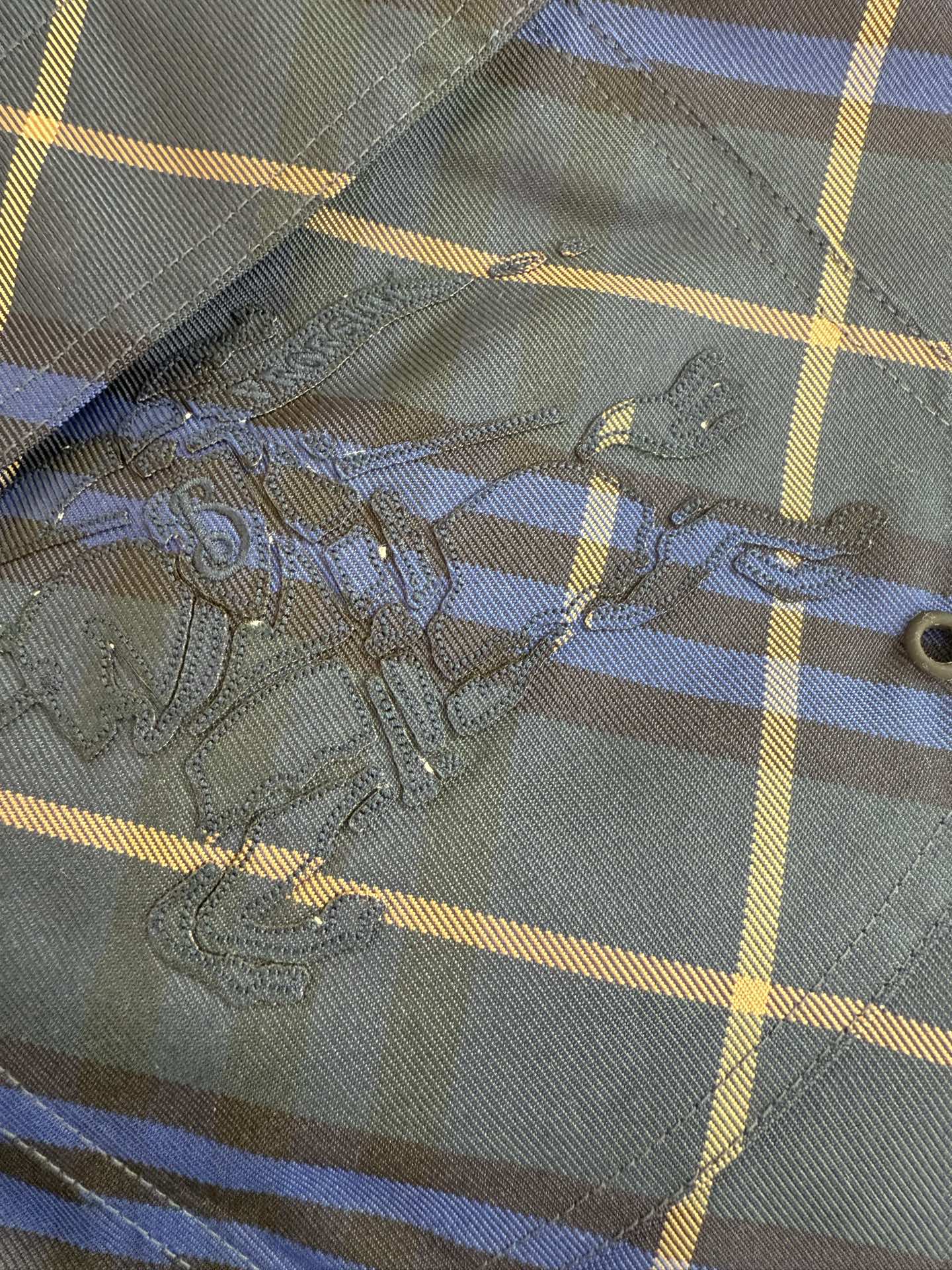 Burberry Bbr 巴宝莉24ss格纹战马刺绣短裤