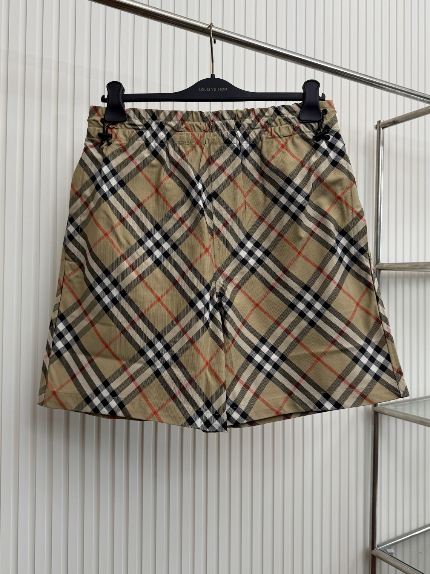 Burberry Bbr 巴宝莉24ss格纹战马刺绣短裤