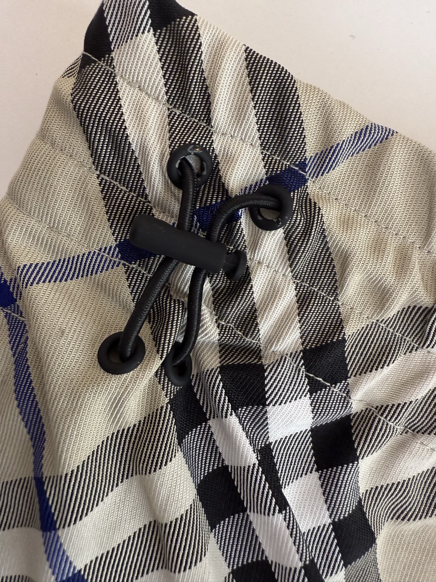 Burberry Bbr 巴宝莉24ss格纹战马刺绣短裤