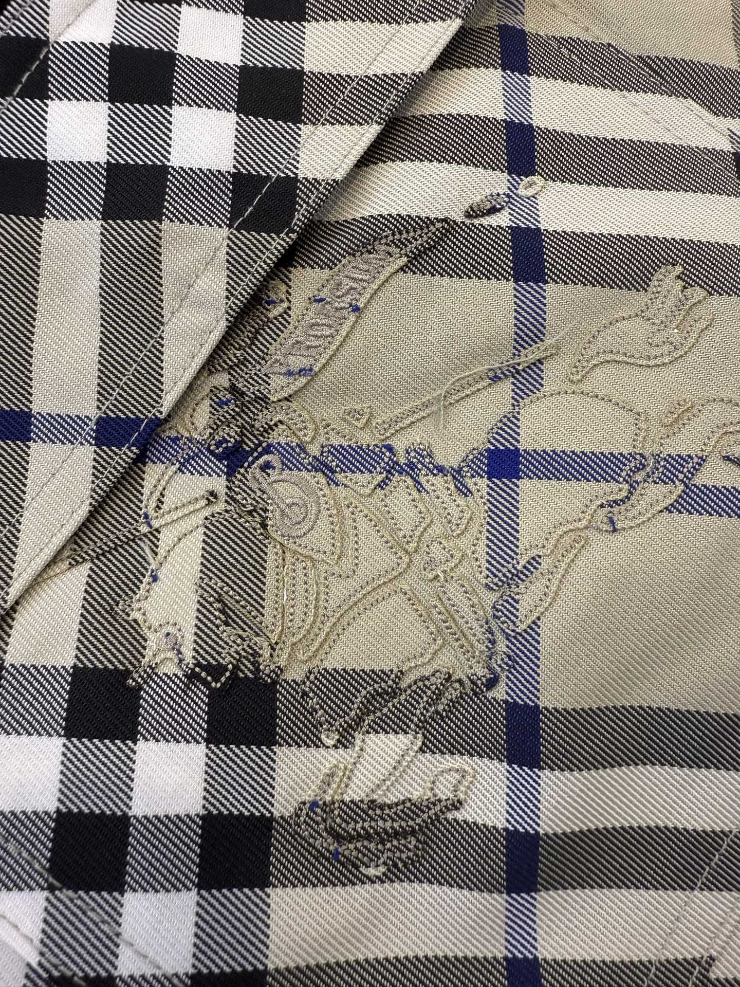 Burberry Bbr 巴宝莉24ss格纹战马刺绣短裤