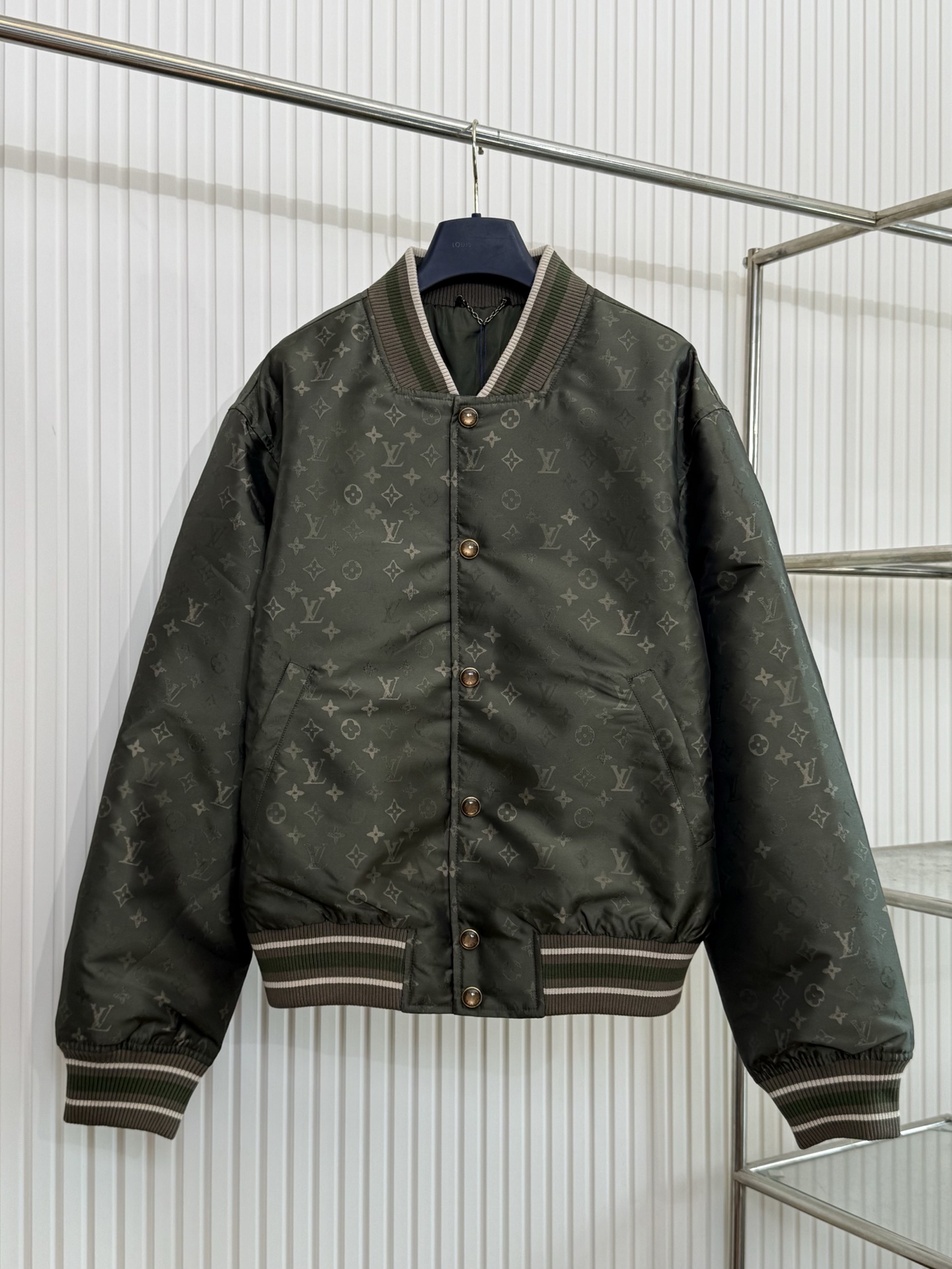 _dmr9shCXdtggGH8imc-M36lr8G1m3e0GJI7K54w