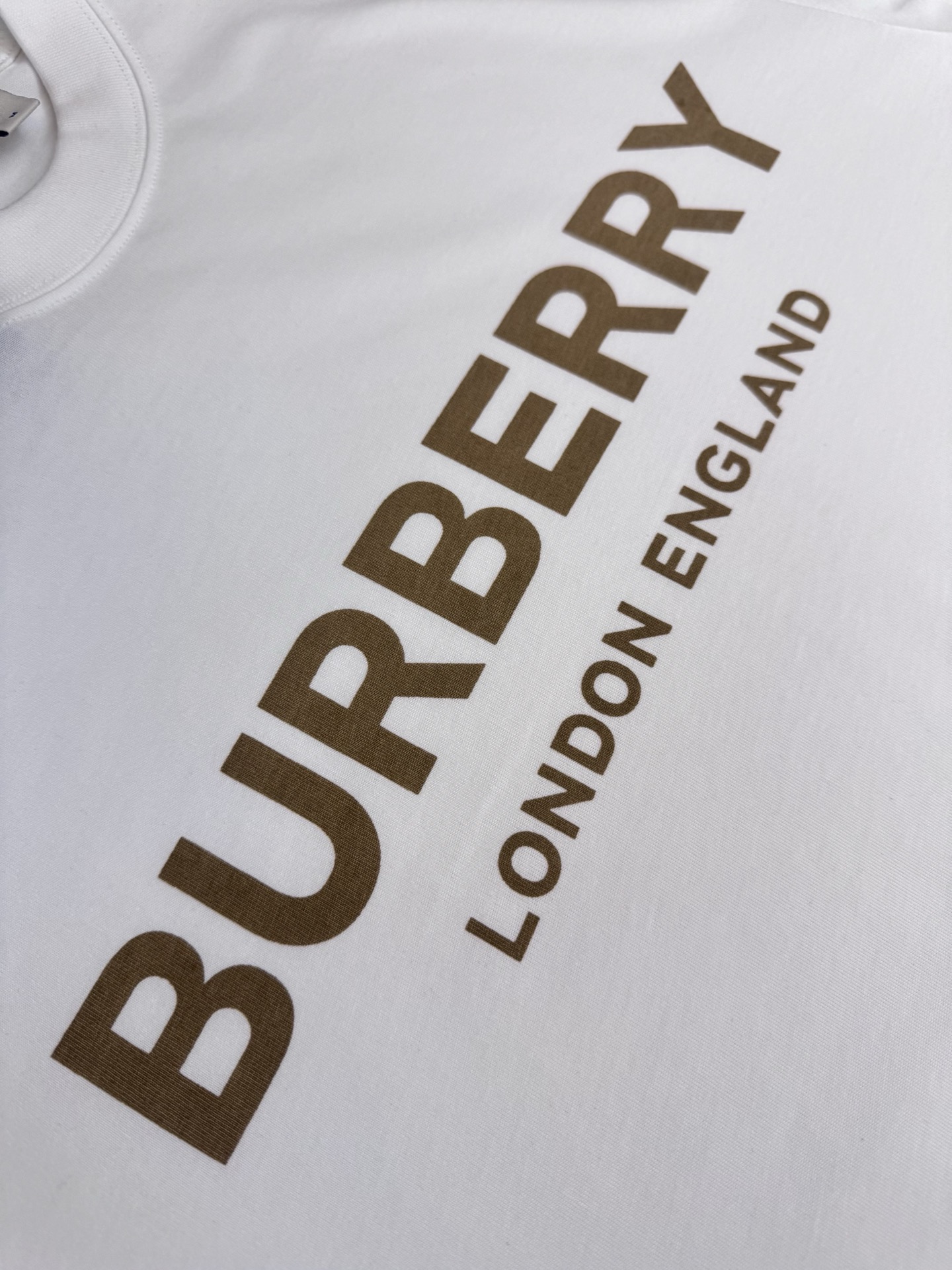 Burberry Bbr 巴宝莉胸前字母圆领短袖T恤