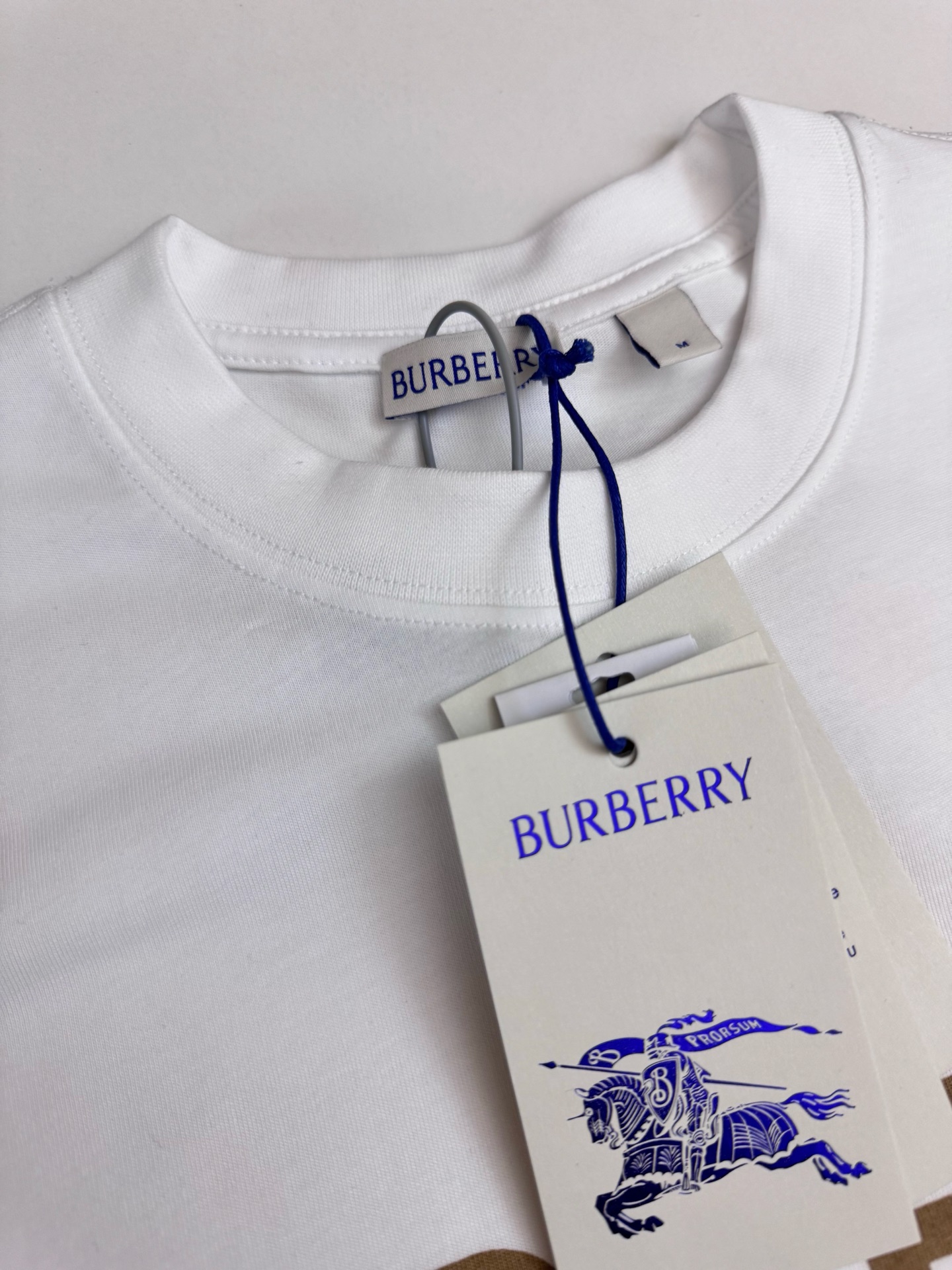 Burberry Bbr 巴宝莉胸前字母圆领短袖T恤