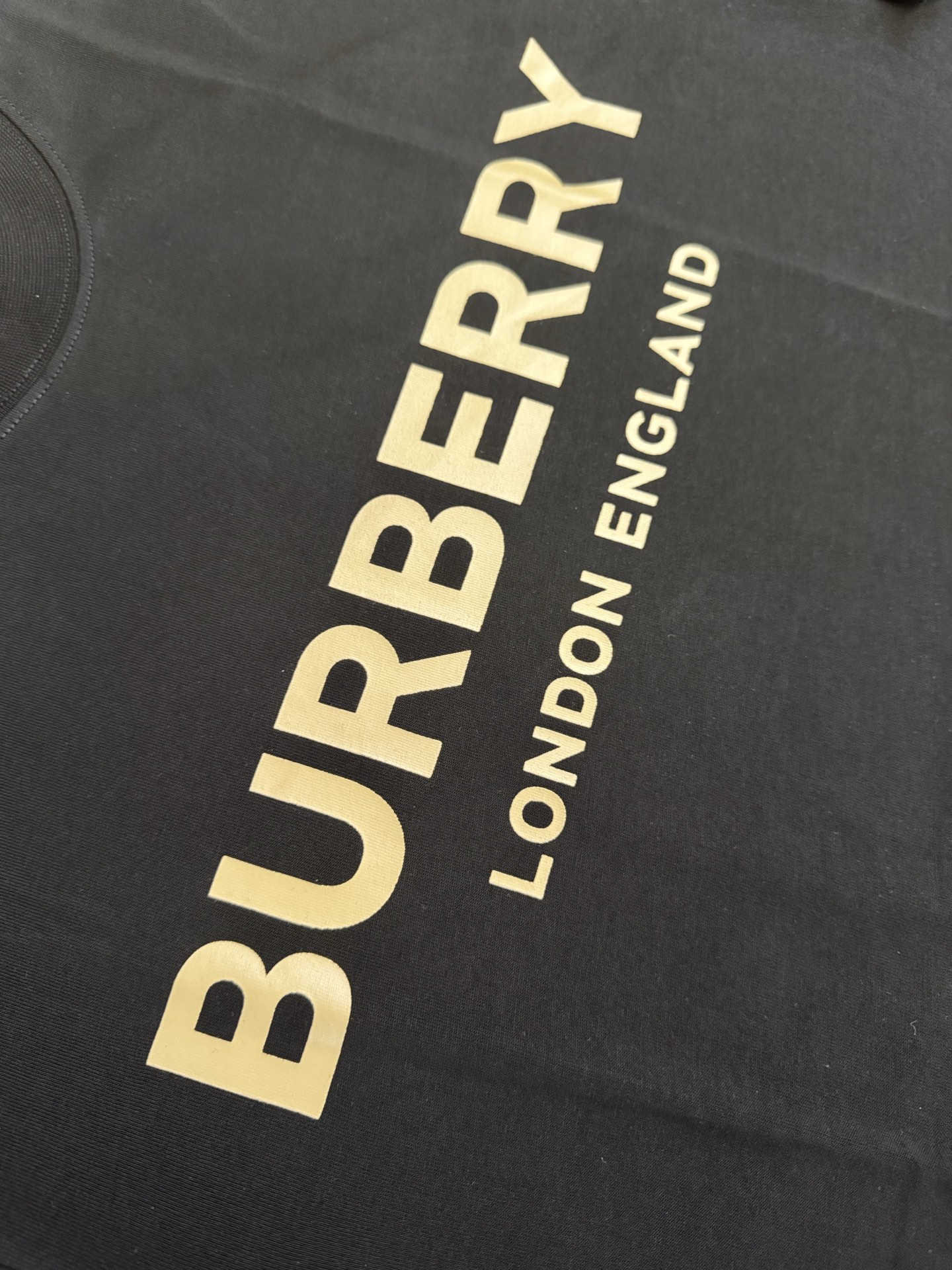 Burberry Bbr 巴宝莉胸前字母圆领短袖T恤