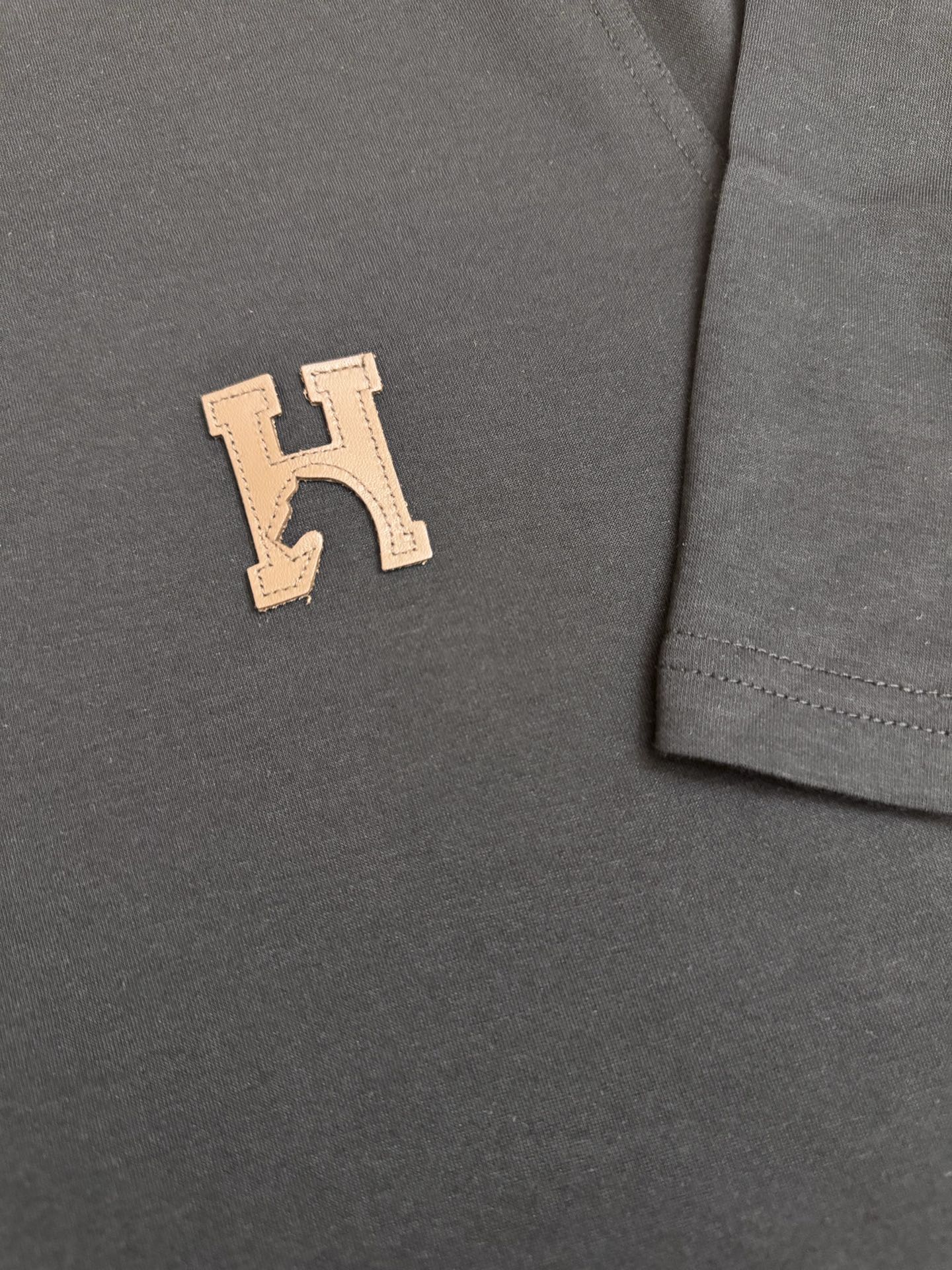 Hermès Hermes 爱马仕骏马皮表字母短袖T恤