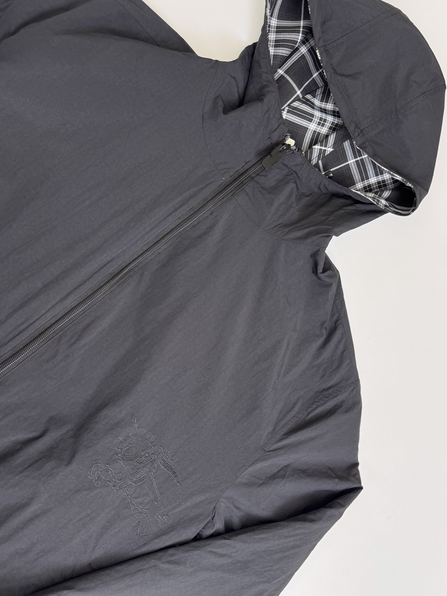 Burberry Bbr 巴宝莉黑白格纹战马刺绣双面穿外套