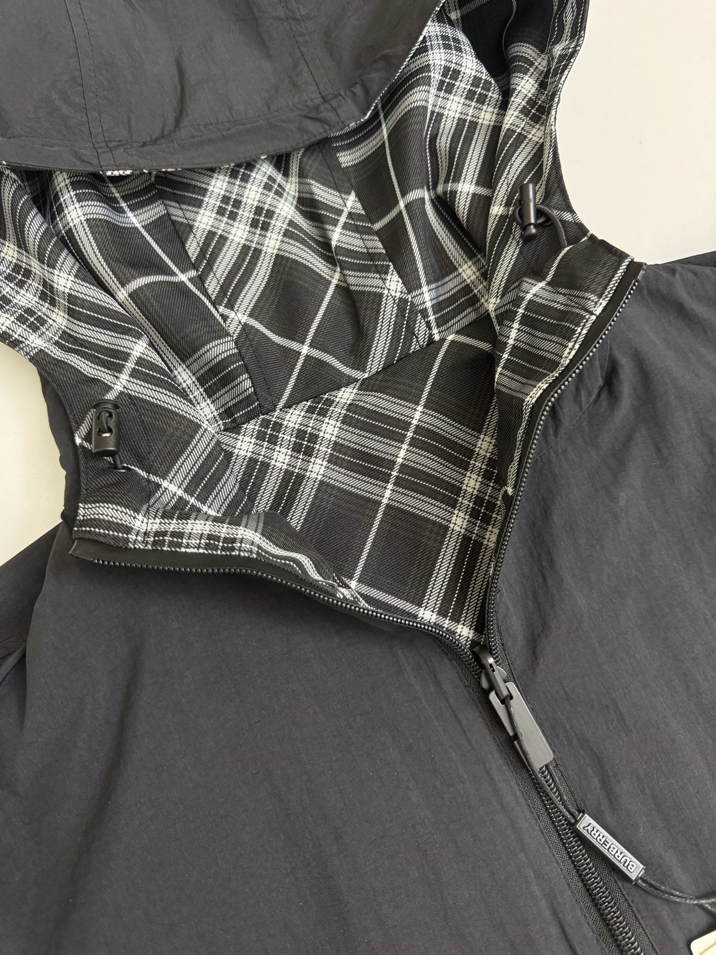 Burberry Bbr 巴宝莉黑白格纹战马刺绣双面穿外套