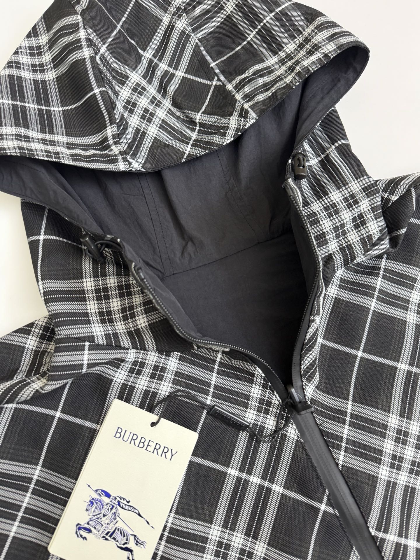 Burberry Bbr 巴宝莉黑白格纹战马刺绣双面穿外套