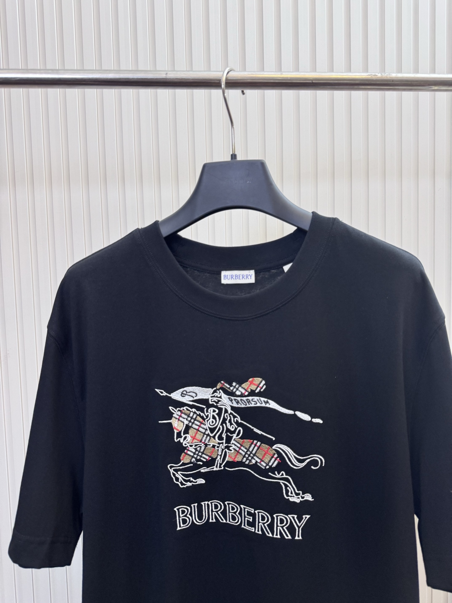 Burberry Bbr 巴宝莉ss26战马logo标识绣花短袖T恤