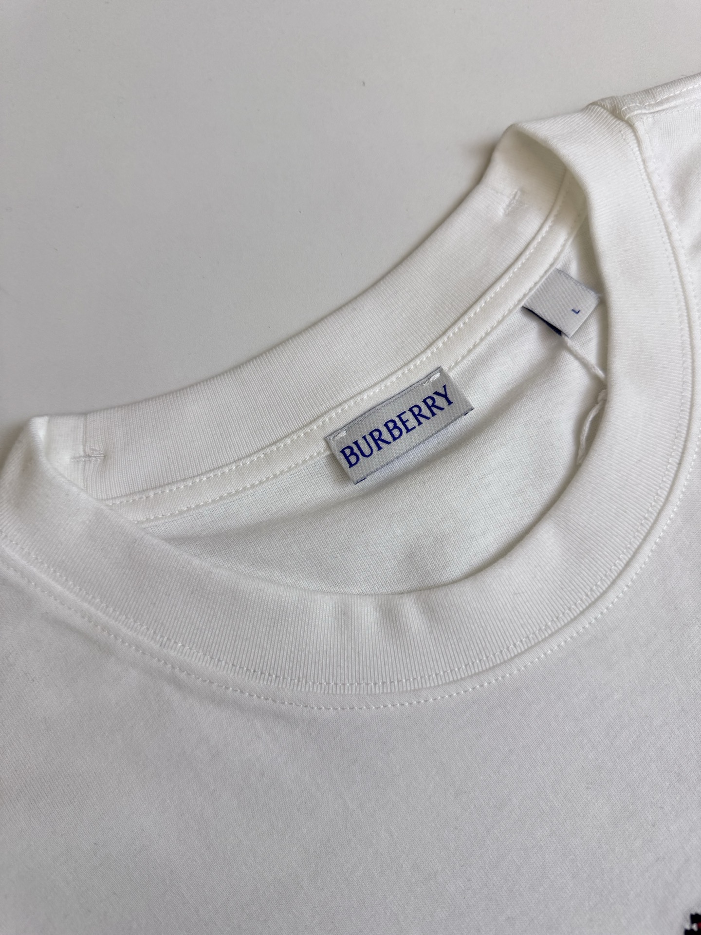 Burberry Bbr 巴宝莉ss26战马logo标识绣花短袖T恤