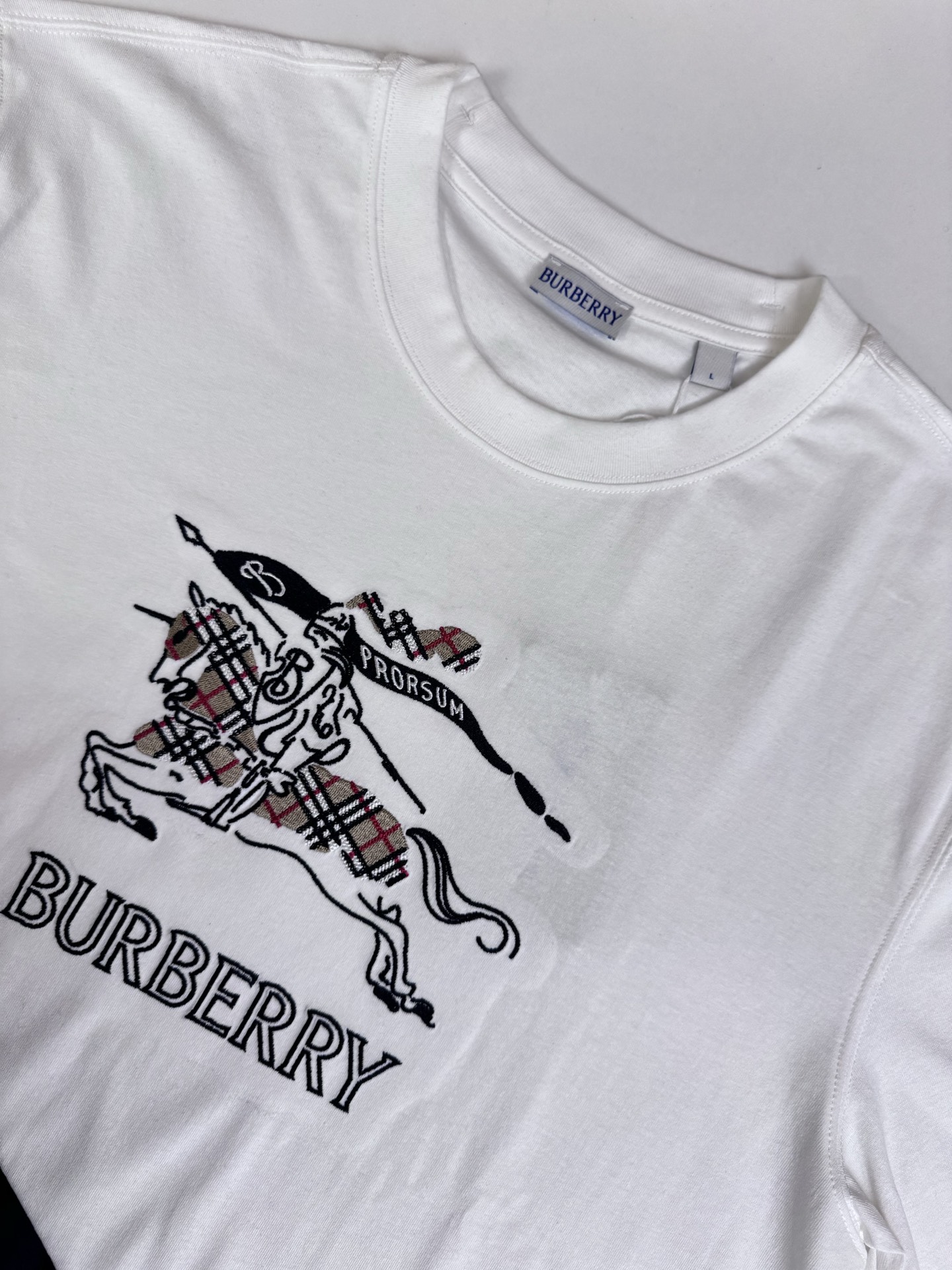 Burberry Bbr 巴宝莉ss26战马logo标识绣花短袖T恤