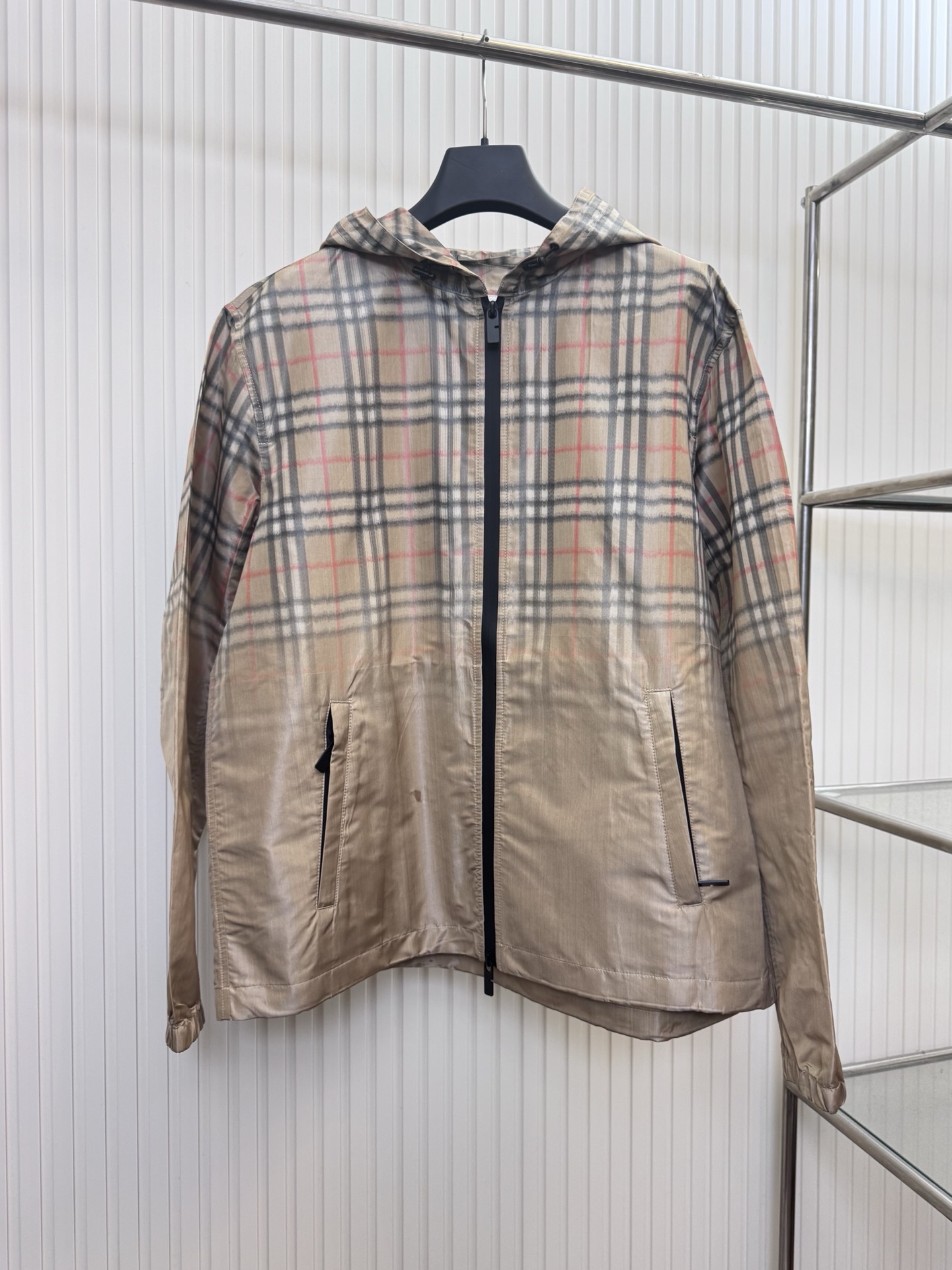 Burberry Bbr 巴宝莉格纹渐变连帽夹克外套