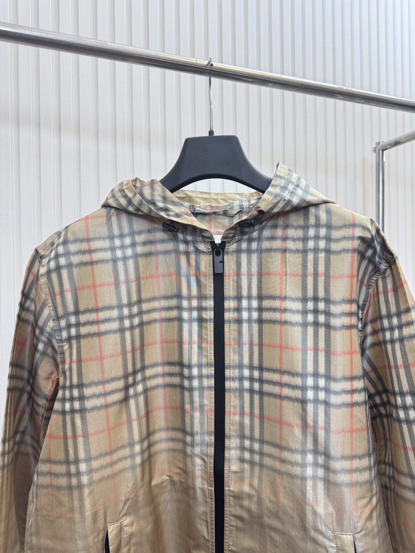 Burberry Bbr 巴宝莉格纹渐变连帽夹克外套