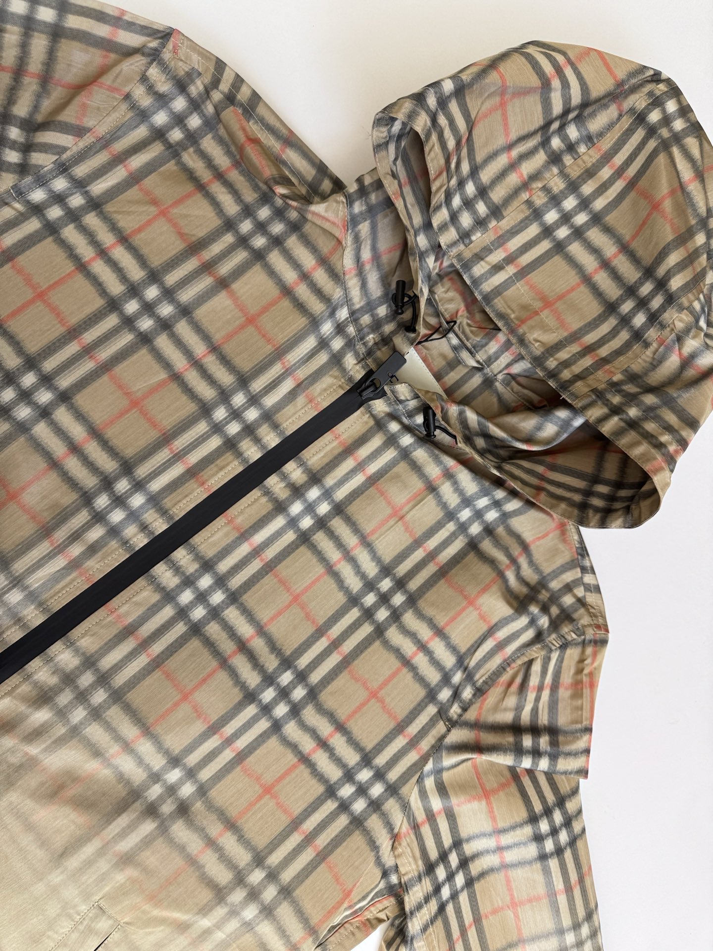 Burberry Bbr 巴宝莉格纹渐变连帽夹克外套