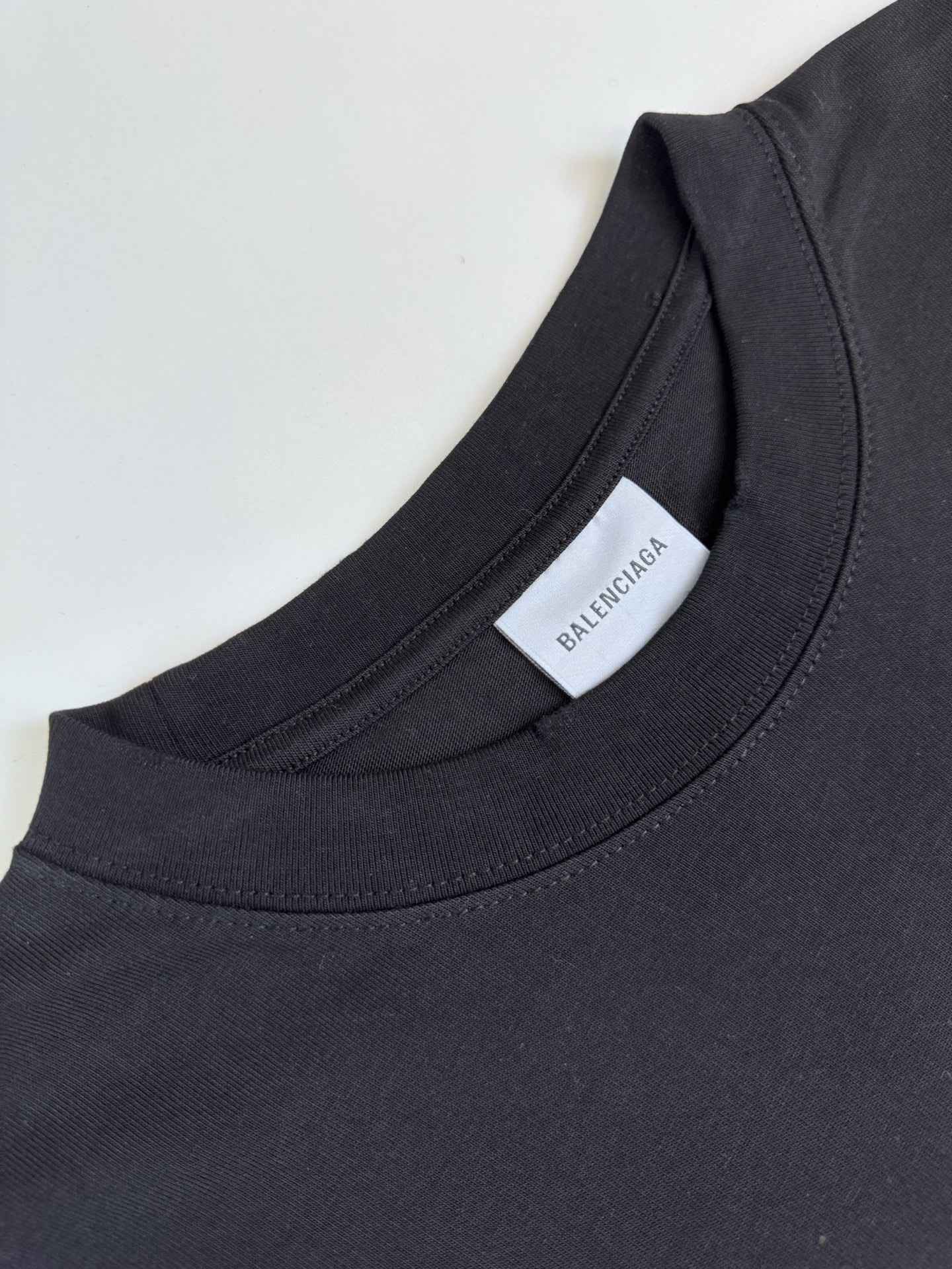 Balenciaga Bal 巴黎世家26ss梵文字母大教堂古堡直喷印花短袖T恤