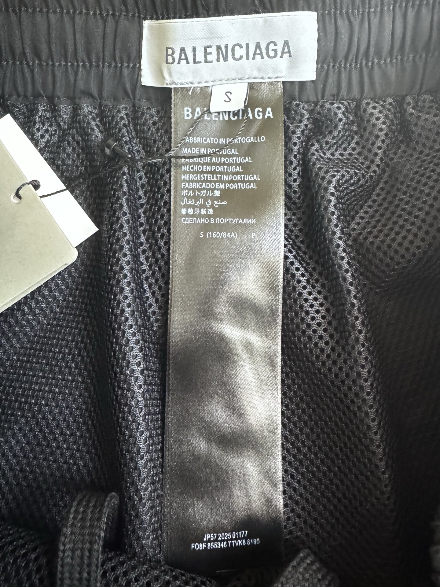 Balenciaga Bal 巴黎世家SS26圆环字母刺绣尼龙运动短裤