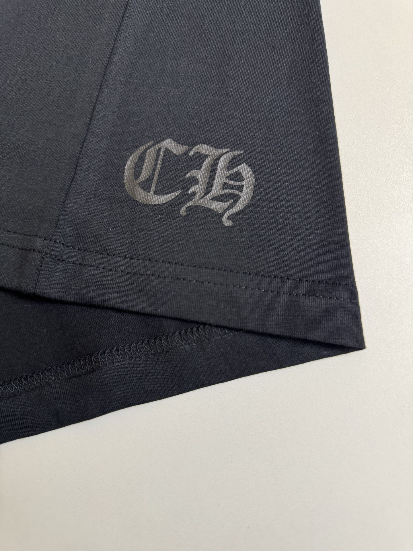 Chrome Hearts CH 克罗心粉色梵文字母口袋短袖T恤