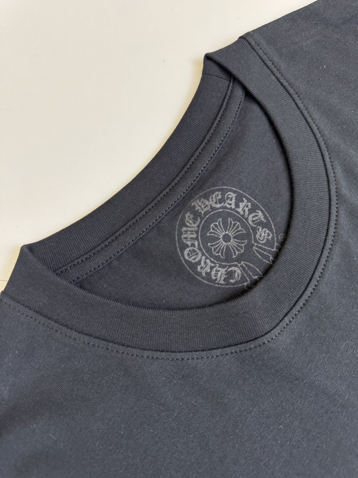 Chrome Hearts CH 克罗心粉色梵文字母口袋短袖T恤