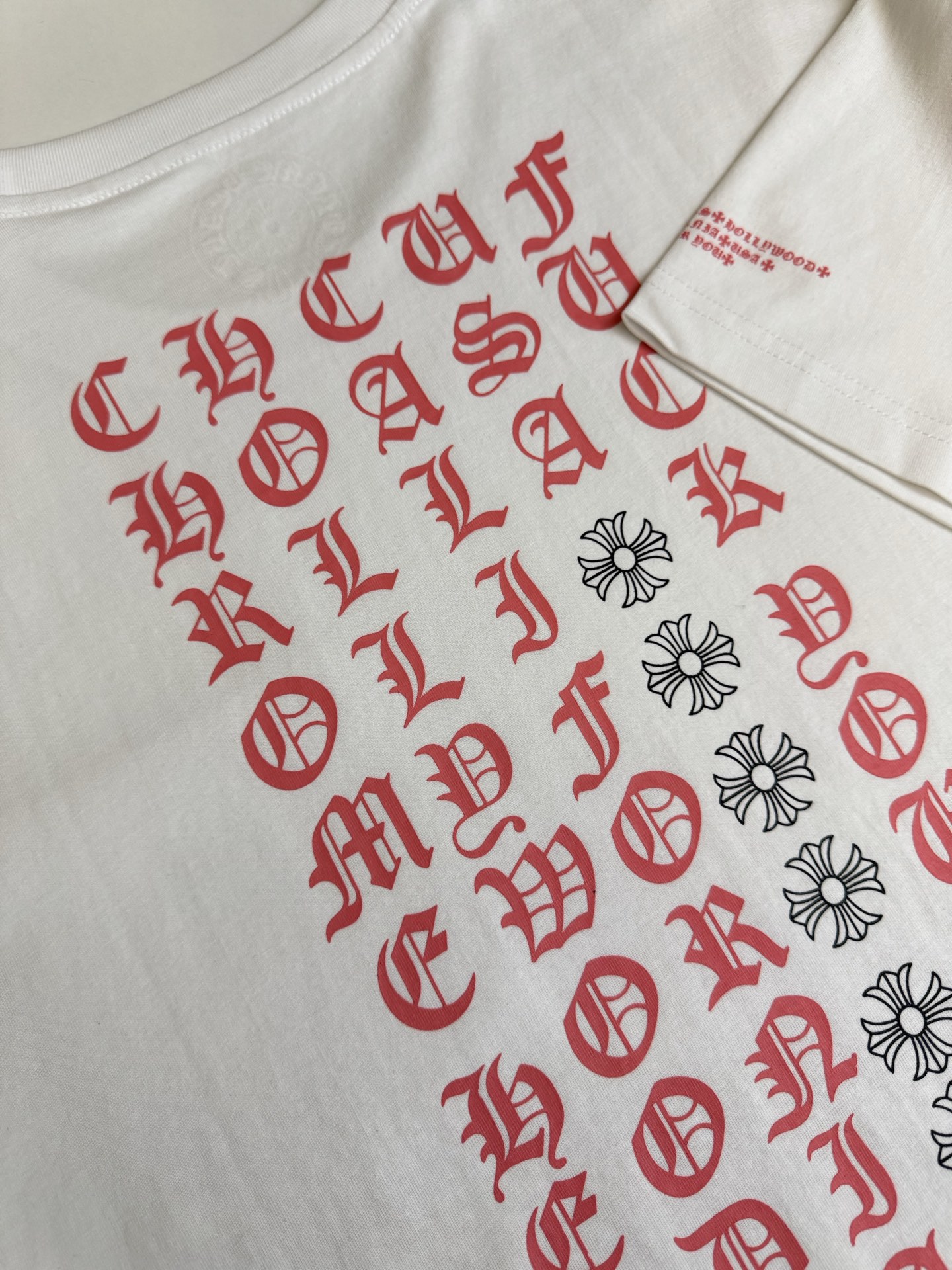 Chrome Hearts CH 克罗心粉色梵文字母口袋短袖T恤