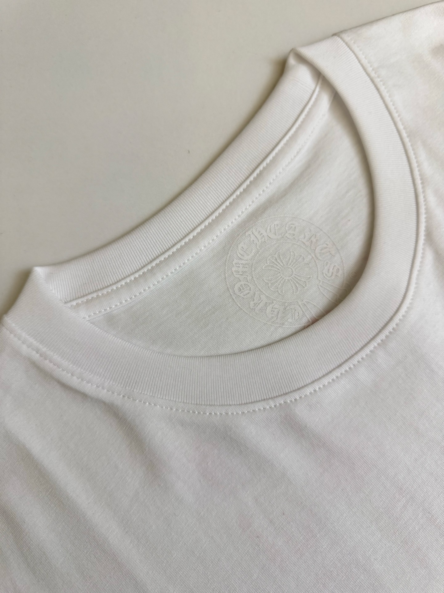 Chrome Hearts CH 克罗心粉色梵文字母口袋短袖T恤