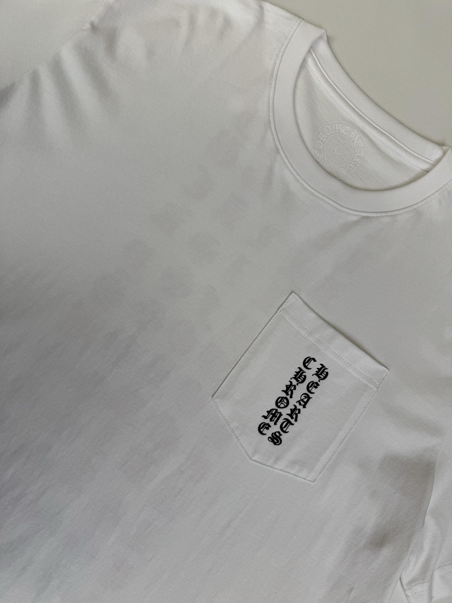 Chrome Hearts CH 克罗心粉色梵文字母口袋短袖T恤
