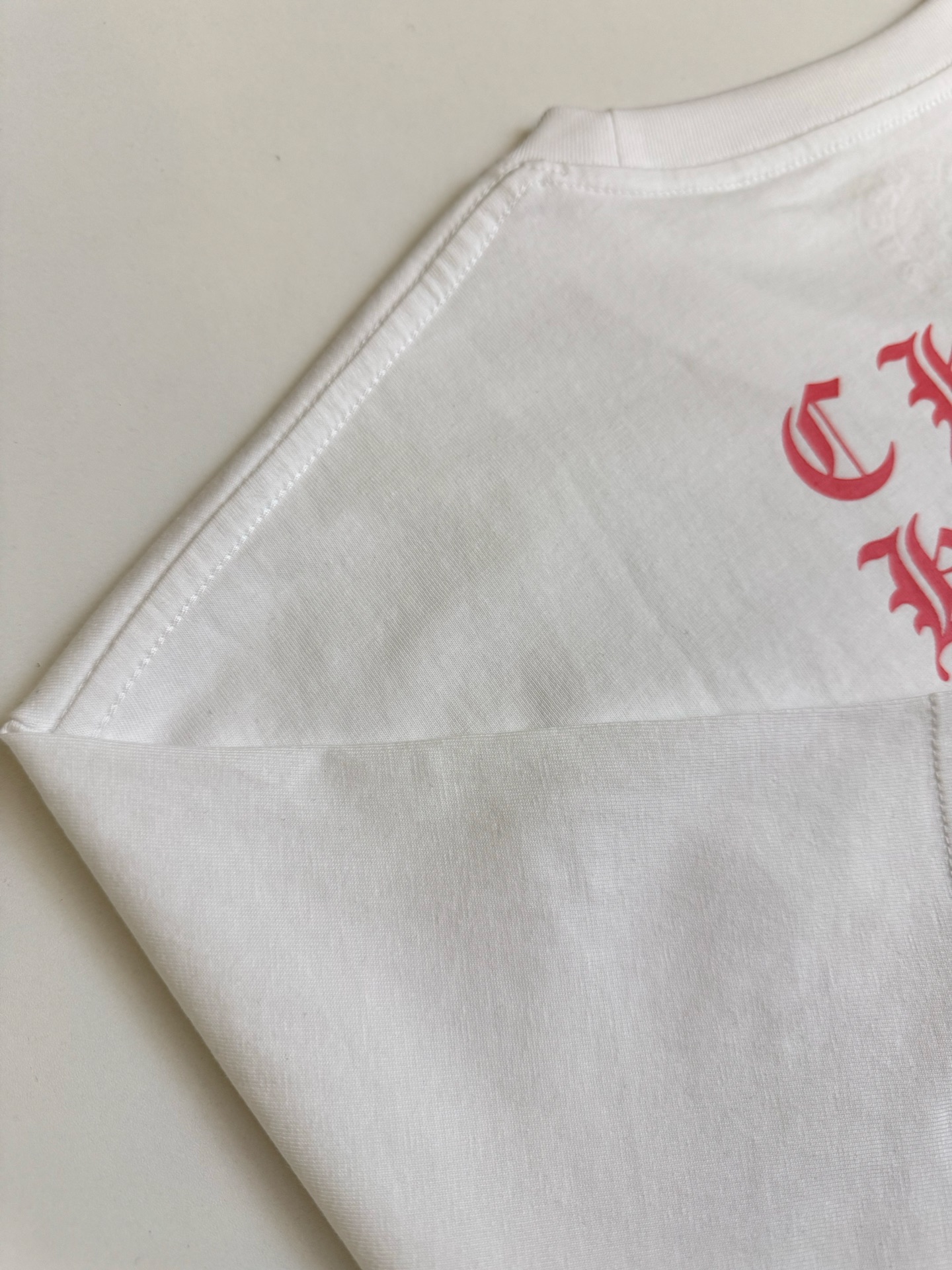 Chrome Hearts CH 克罗心粉色梵文字母口袋短袖T恤
