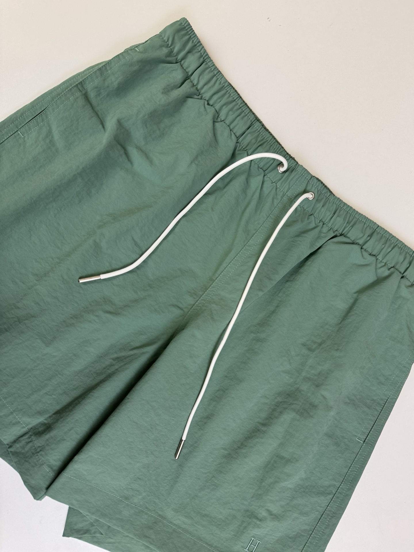 Hermès Hremes 爱马仕 H小标刺绣沙滩速干短裤
