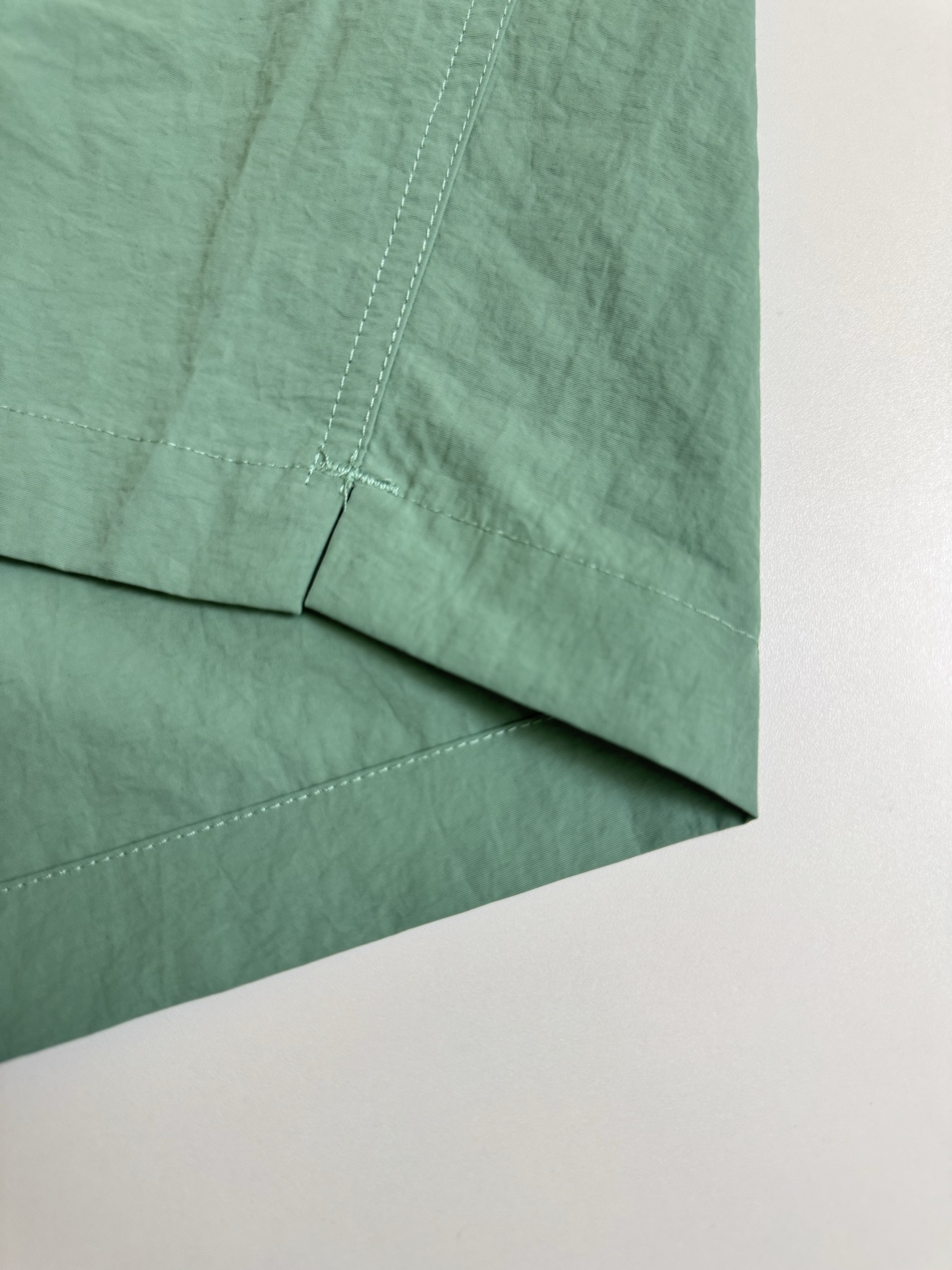 Hermès Hremes 爱马仕 H小标刺绣沙滩速干短裤