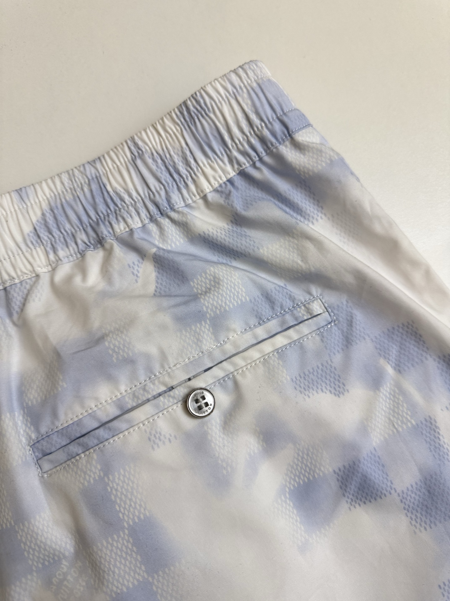 Louis Vuitton 1v 路易 SS26云朵系列像素棋盘格印花短裤
