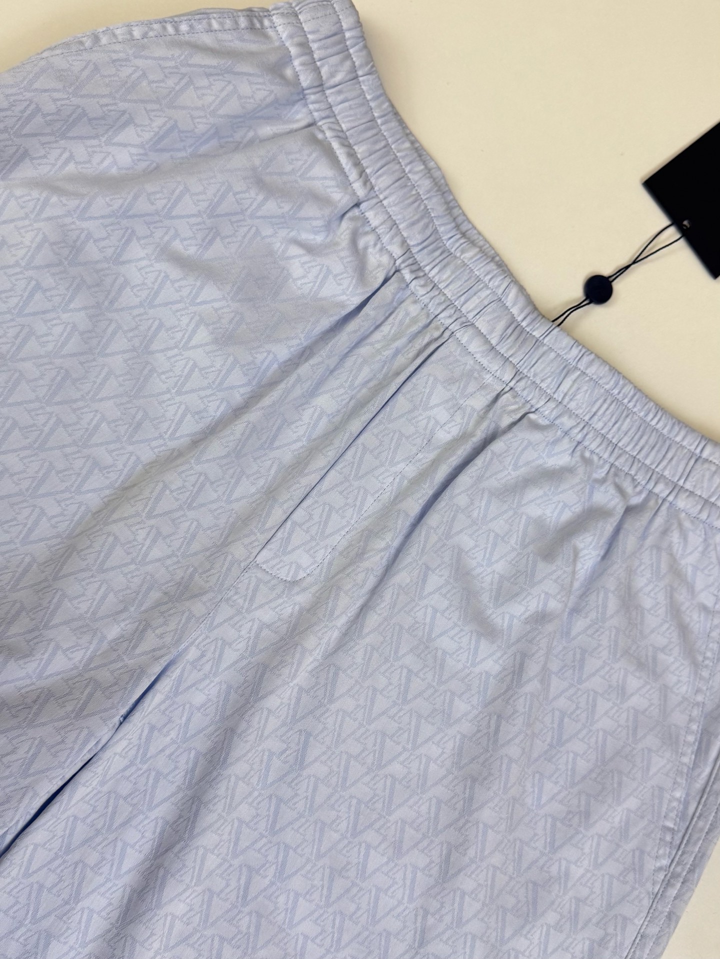 Louis Vuitton 1v 路易26ss标识字母满印短裤