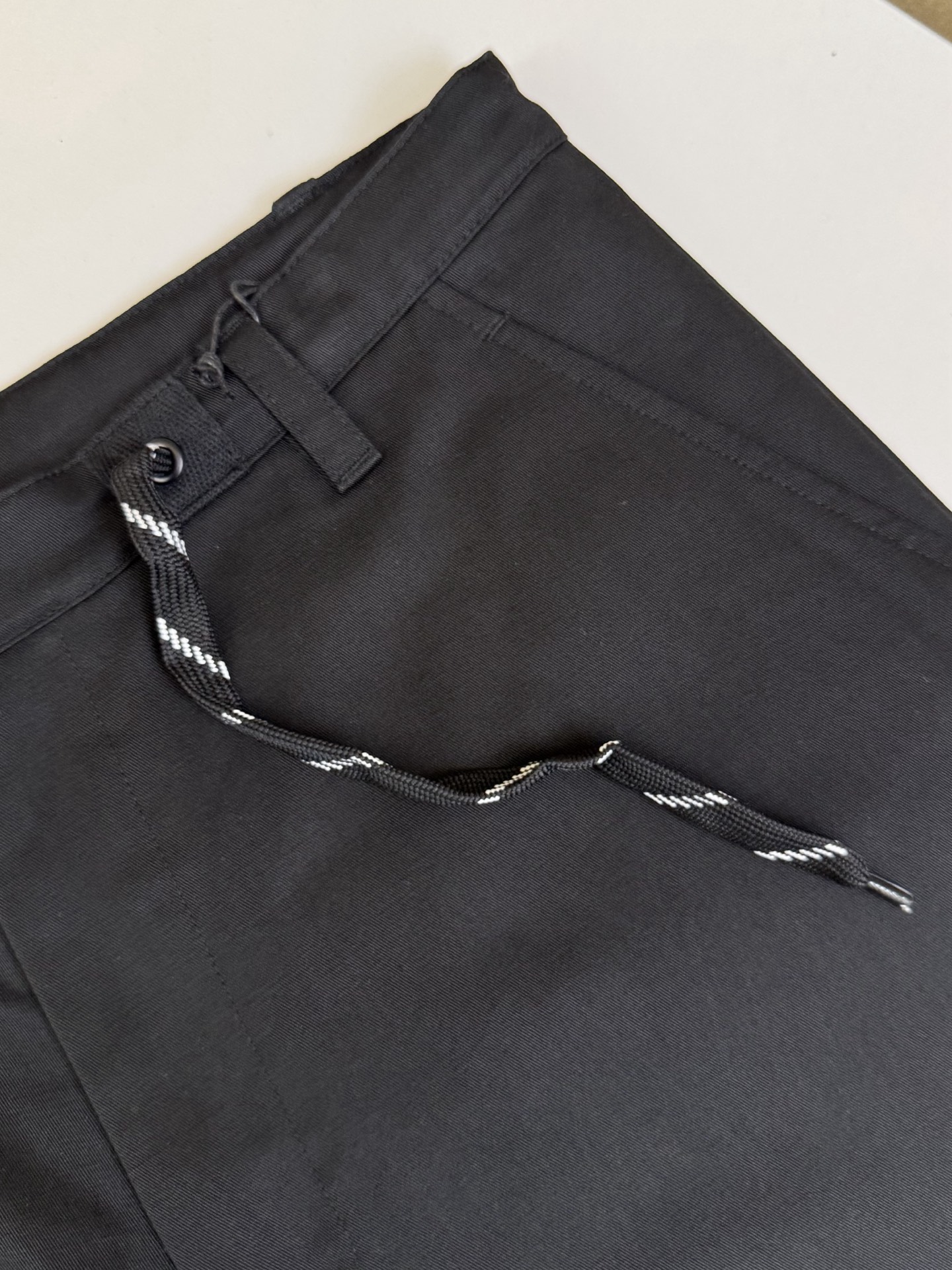 Balenciaga Bal 巴黎 26ss新款斜纹棉布扣子滚边口袋 休闲长裤