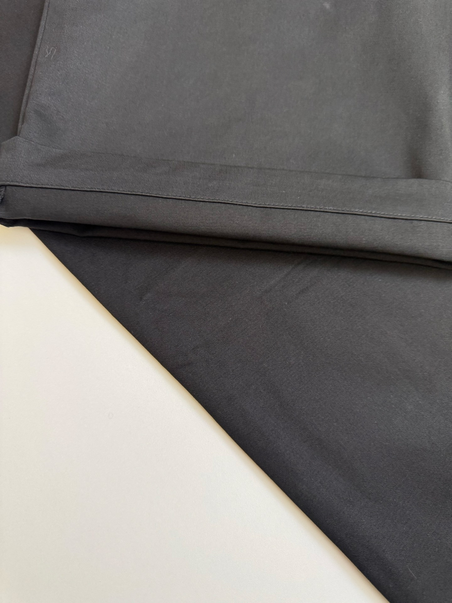 Balenciaga Bal 巴黎 26ss新款斜纹棉布扣子滚边口袋 休闲长裤
