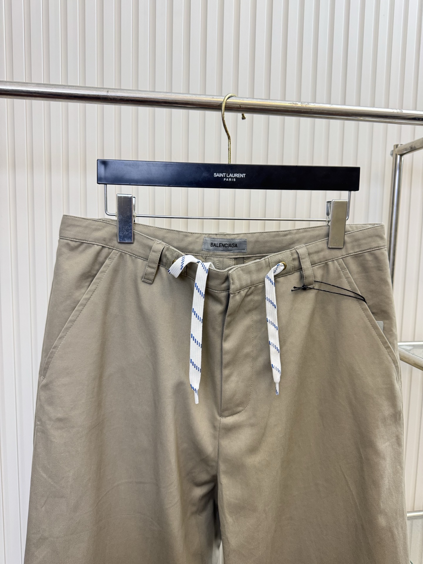 Balenciaga Bal 巴黎 26ss新款斜纹棉布扣子滚边口袋 休闲长裤