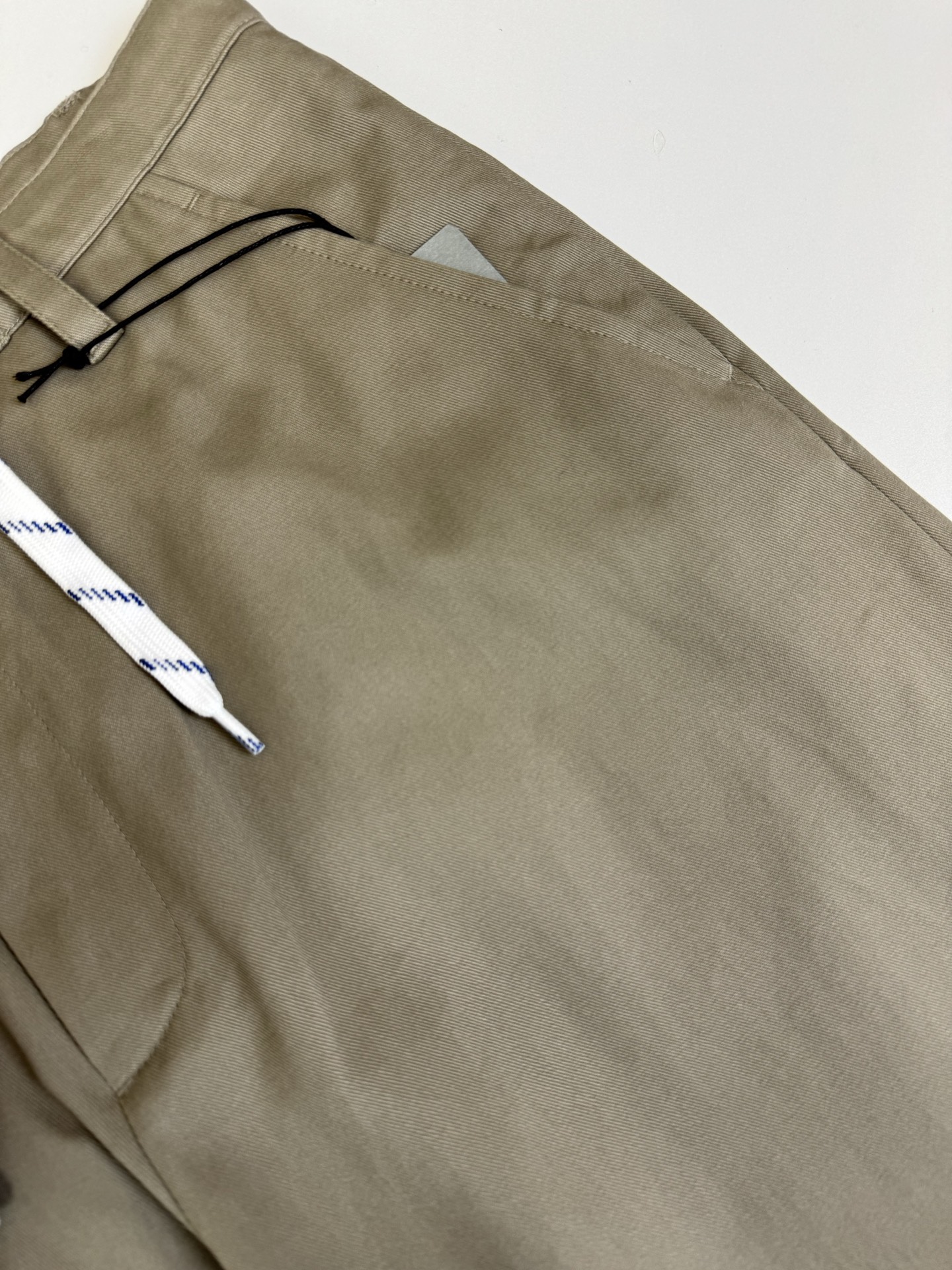 Balenciaga Bal 巴黎 26ss新款斜纹棉布扣子滚边口袋 休闲长裤
