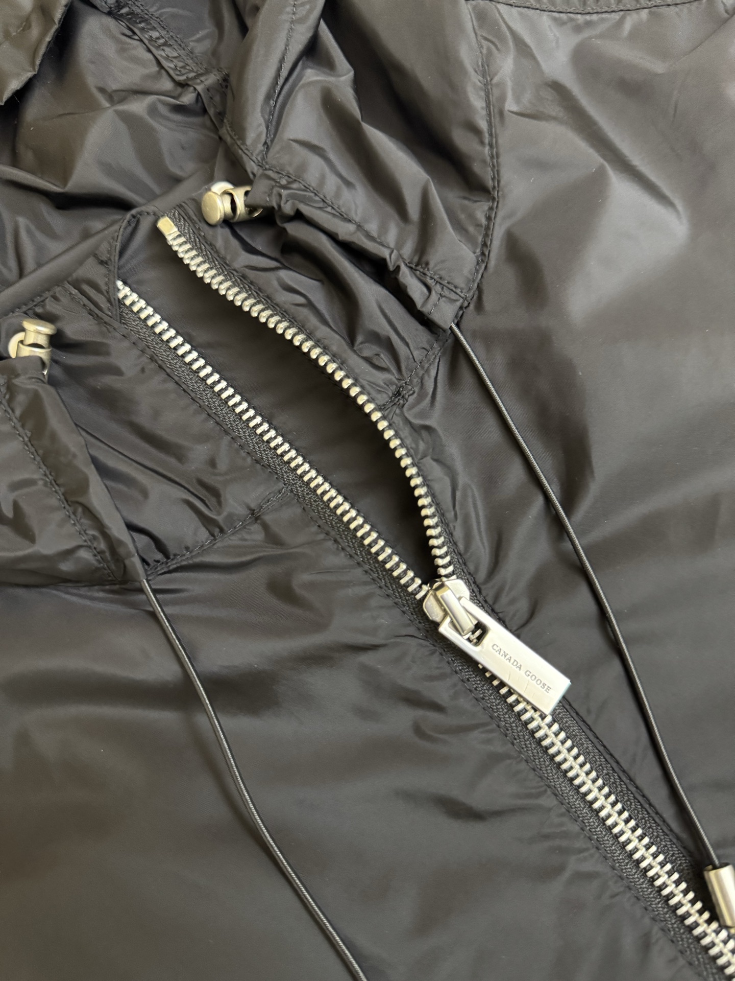 Canada Goose Canada Goose 加拿大鹅袖标连帽防风夹克外套