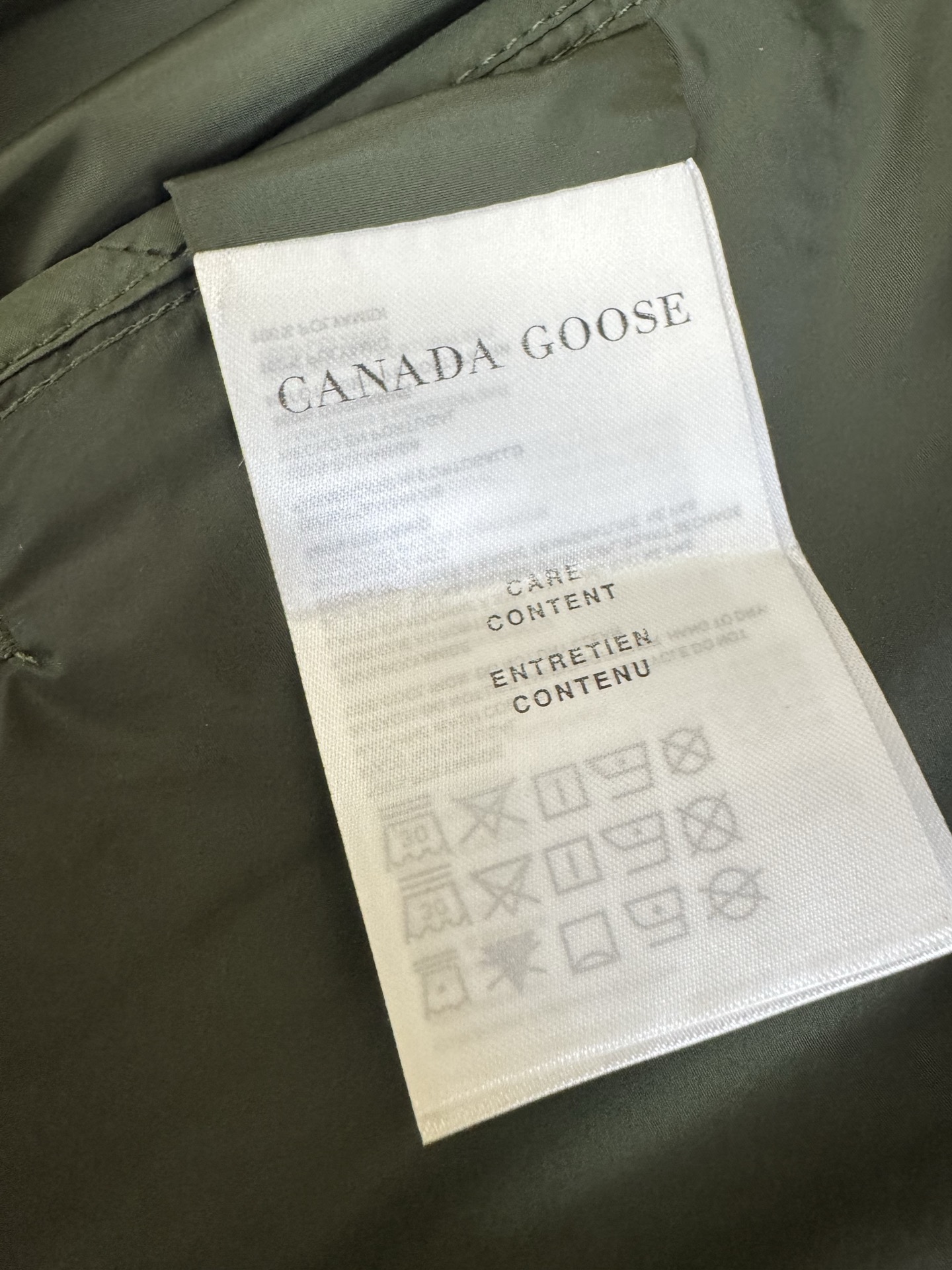 Canada Goose Canada Goose 加拿大鹅袖标连帽防风夹克外套