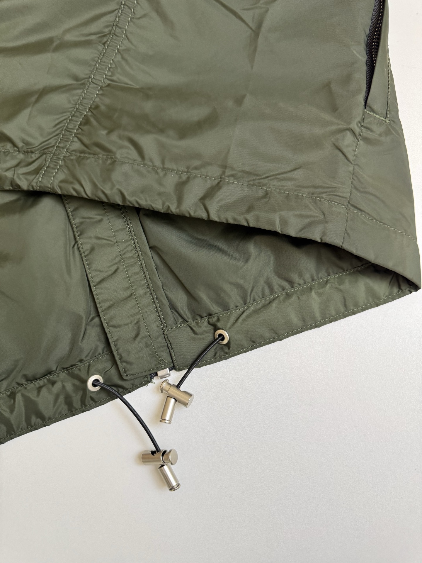 Canada Goose Canada Goose 加拿大鹅袖标连帽防风夹克外套