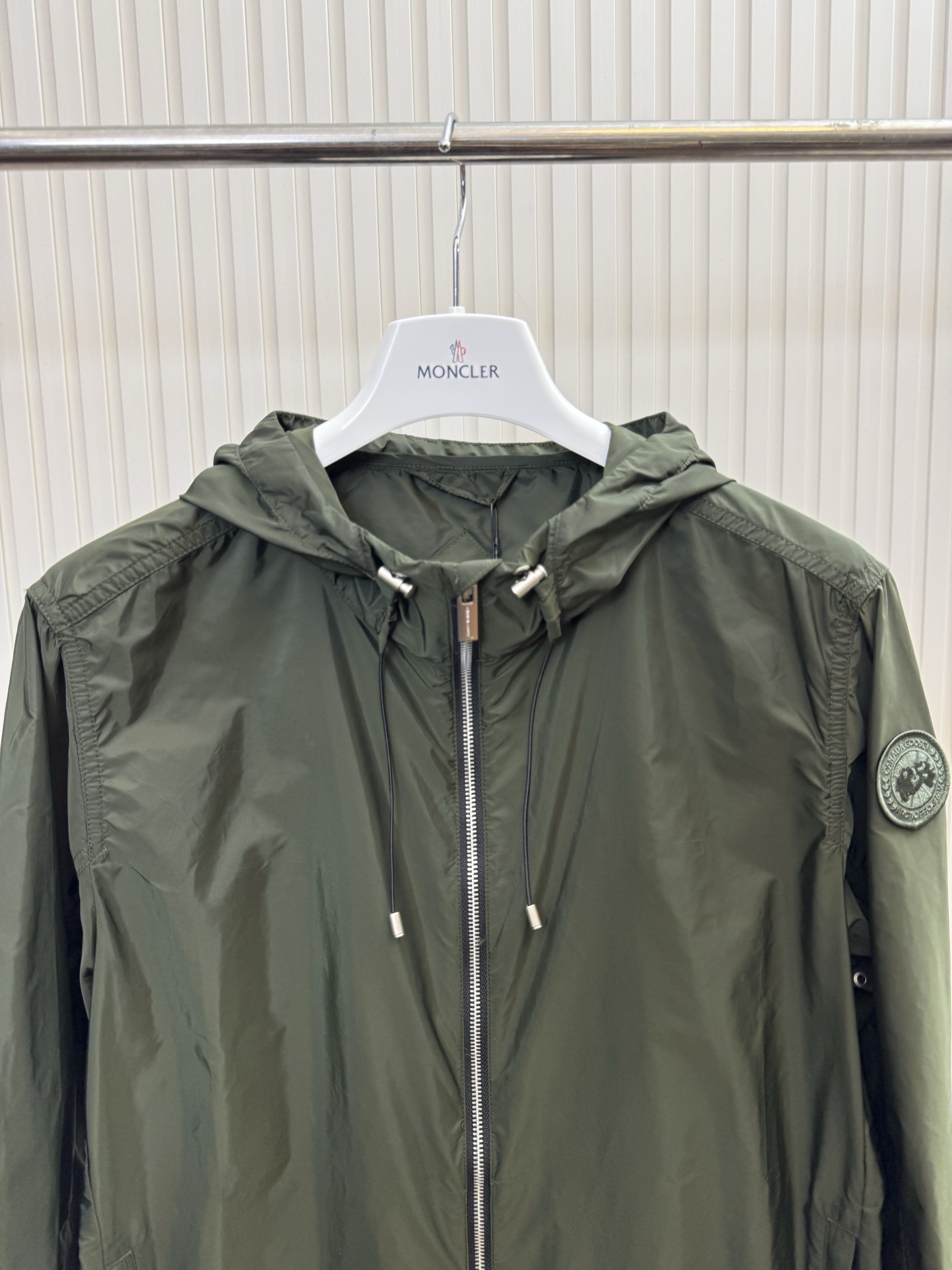 Canada Goose Canada Goose 加拿大鹅袖标连帽防风夹克外套