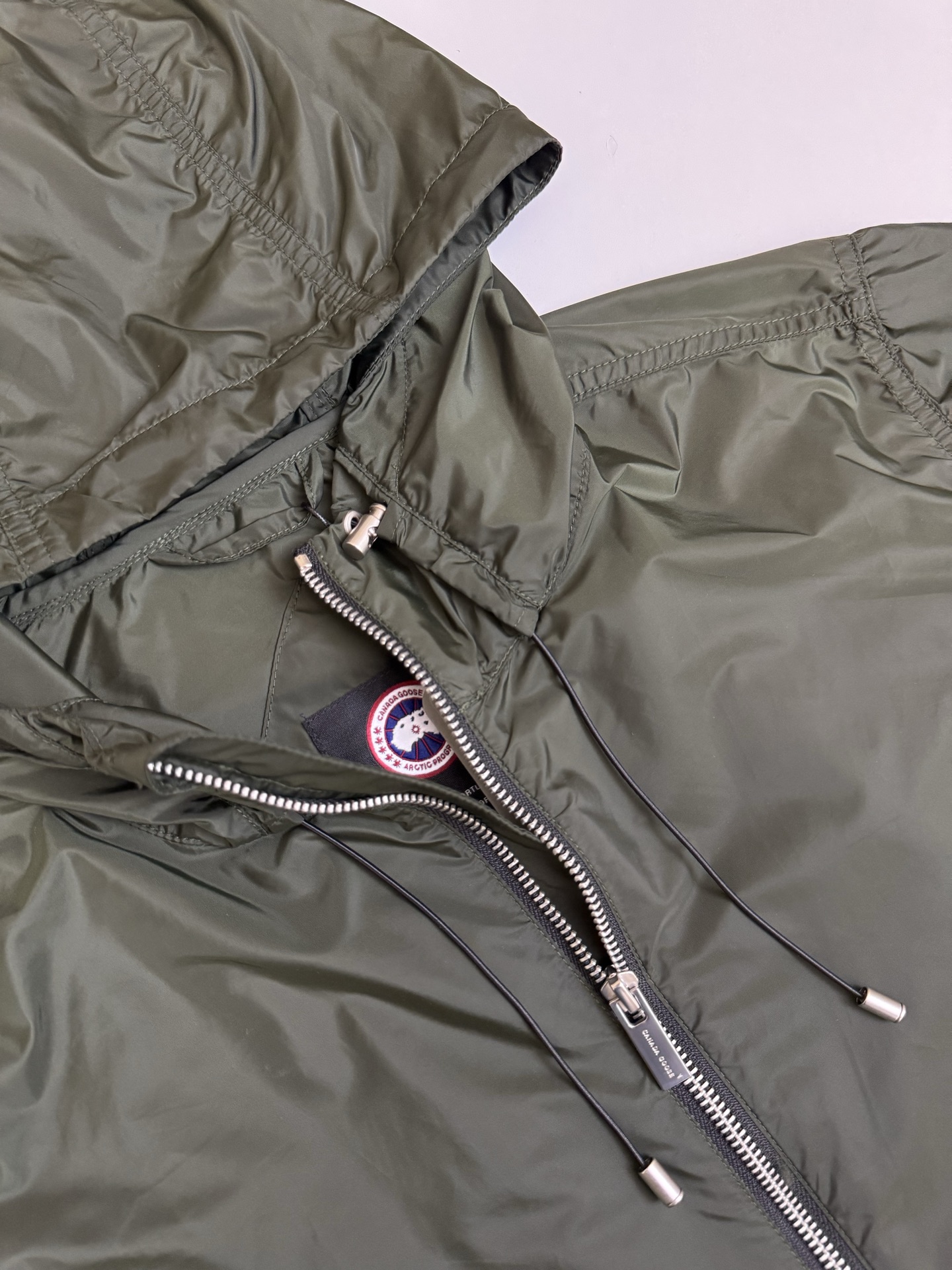 Canada Goose Canada Goose 加拿大鹅袖标连帽防风夹克外套