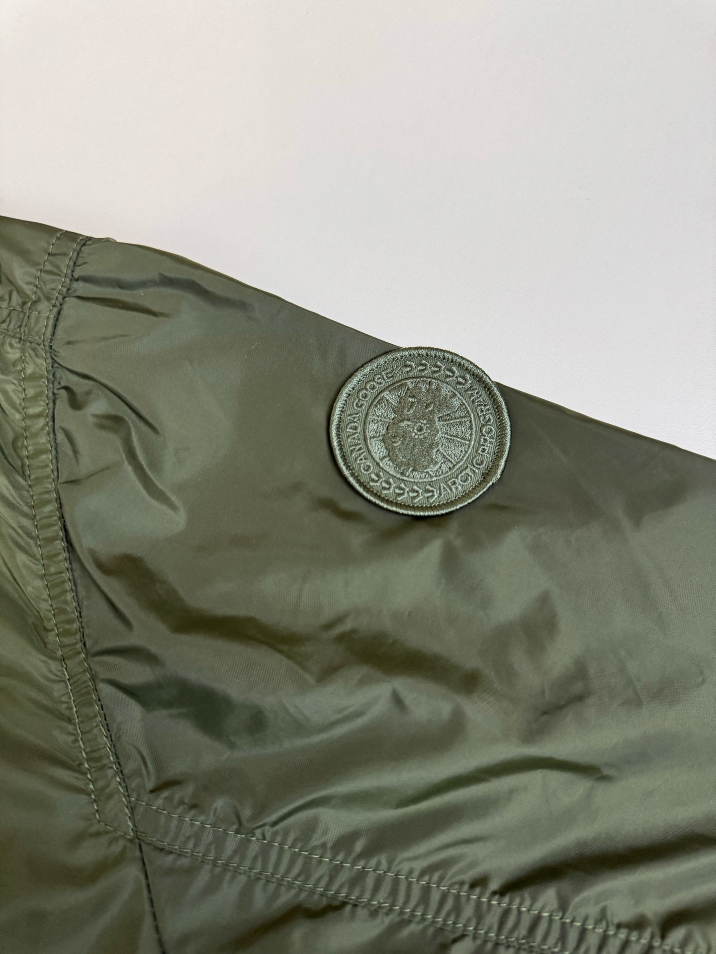 Canada Goose Canada Goose 加拿大鹅袖标连帽防风夹克外套