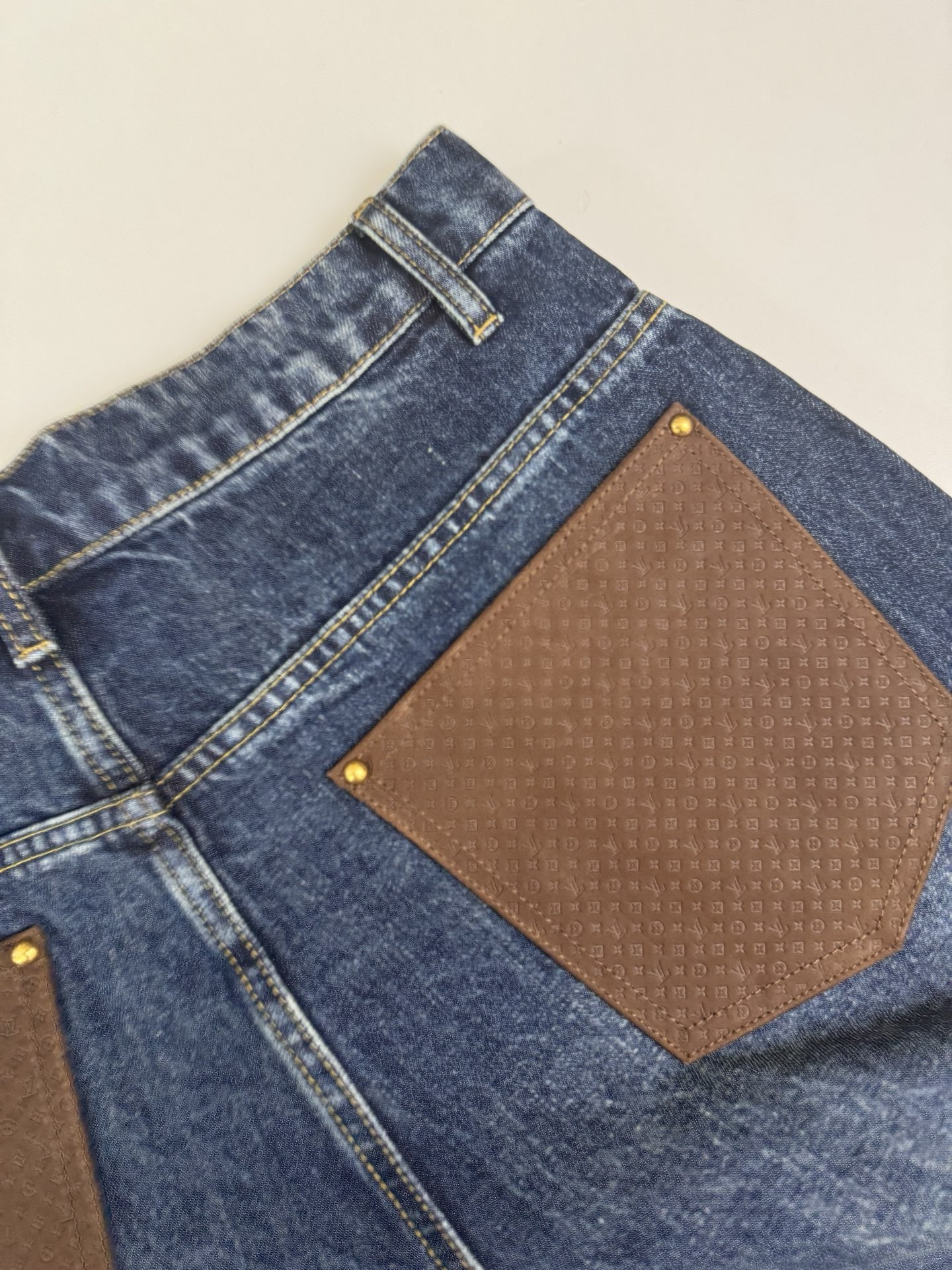 Louis Vuitton 1v 标识提花拼接皮革牛仔长裤
