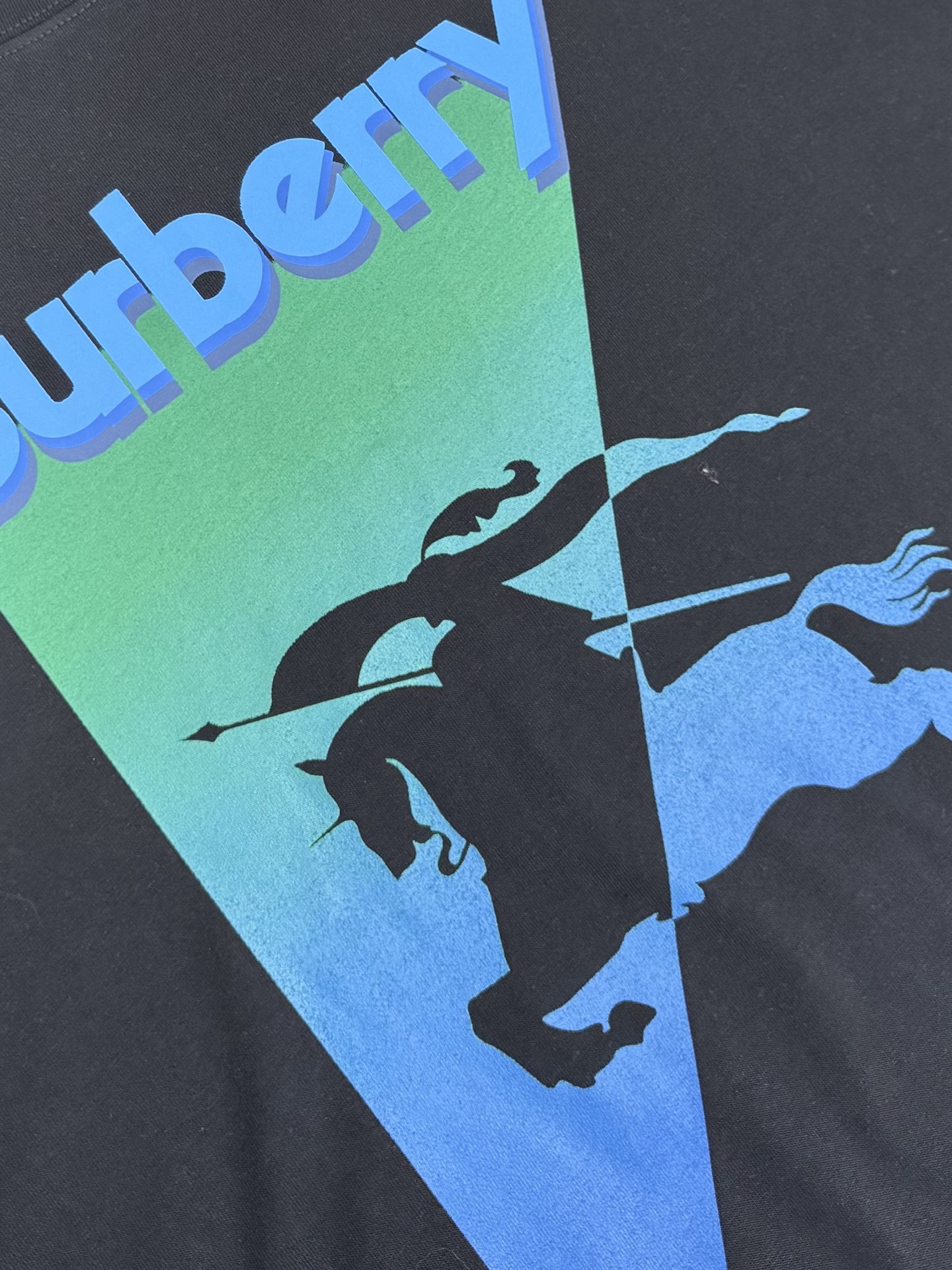 Burberry Bbr 巴宝莉 战马标识渐变倒三角印花短袖T恤
