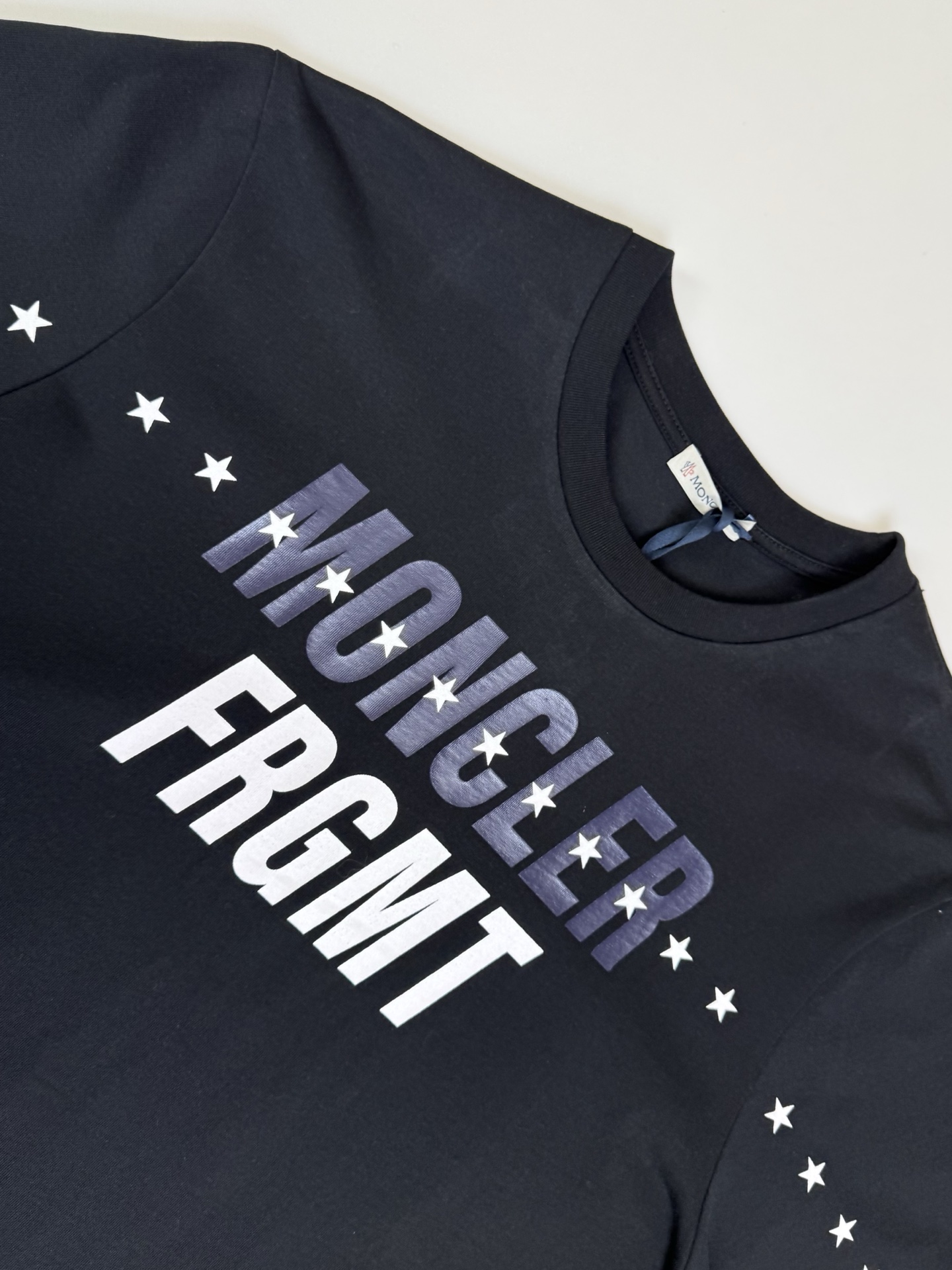Moncler Monc 蒙口 五角星字母标识印花短袖T恤